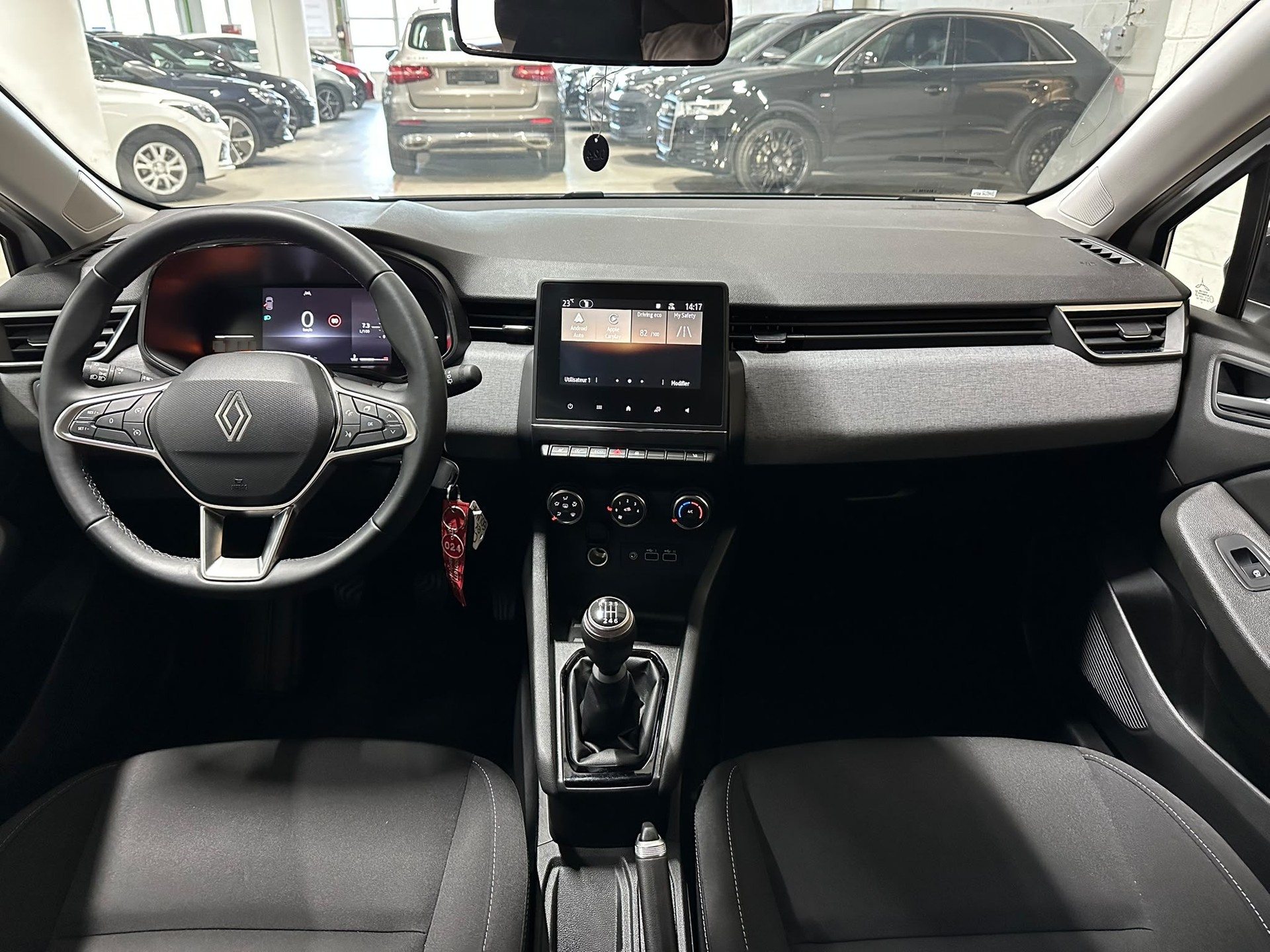 RENAULT Clio 1.0 Techno-image-9