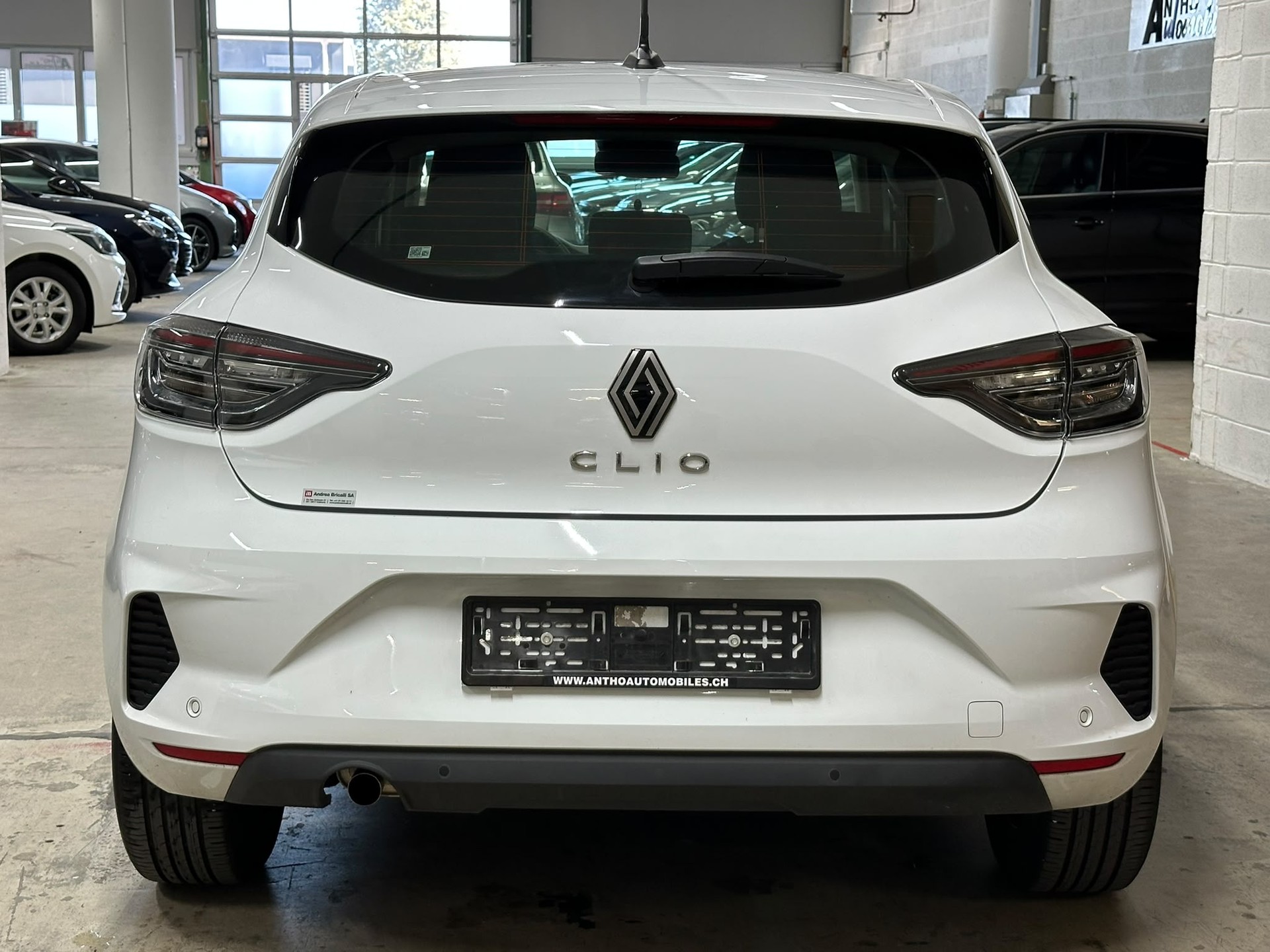 RENAULT Clio 1.0 Techno-image-5