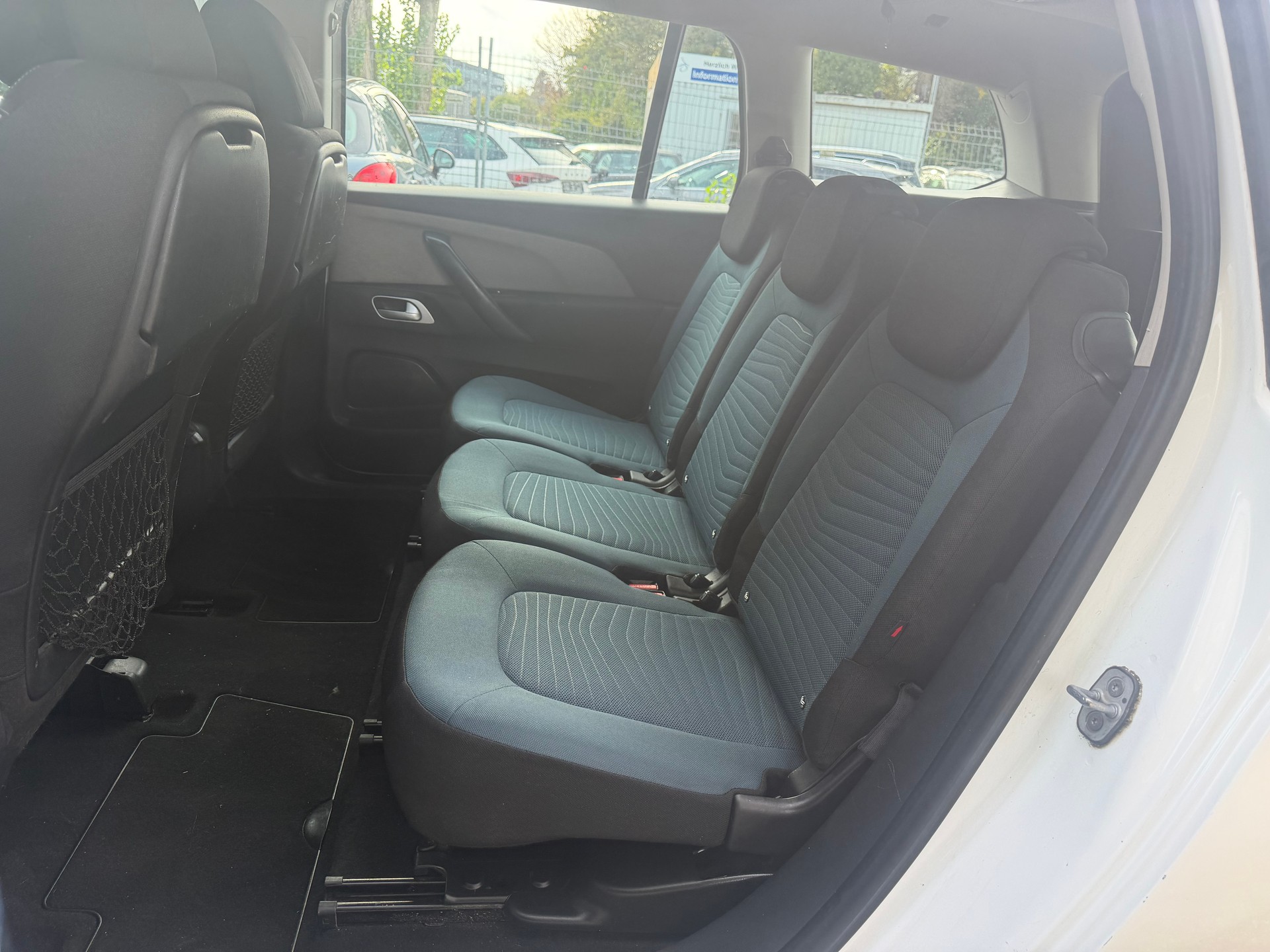 CITROEN Grand C4 Picasso 1.6 BlueHDi Séduction EAT6 * Teil-Leder * Navigation * Klima-auto * PDC H * Tempomat *-image-2