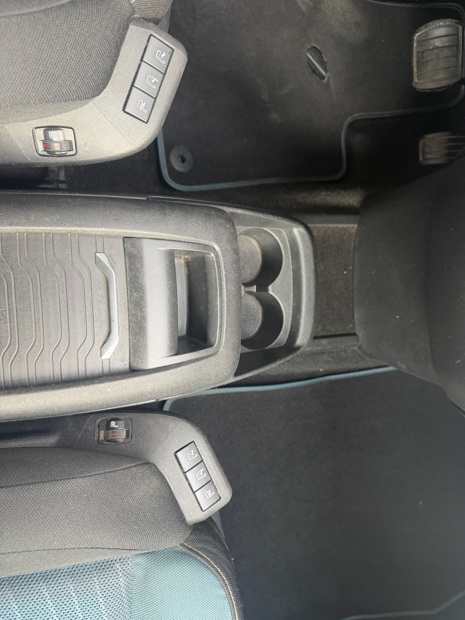 CITROEN Grand C4 Picasso 1.6 BlueHDi Séduction EAT6 * Teil-Leder * Navigation * Klima-auto * PDC H * Tempomat *-image-9