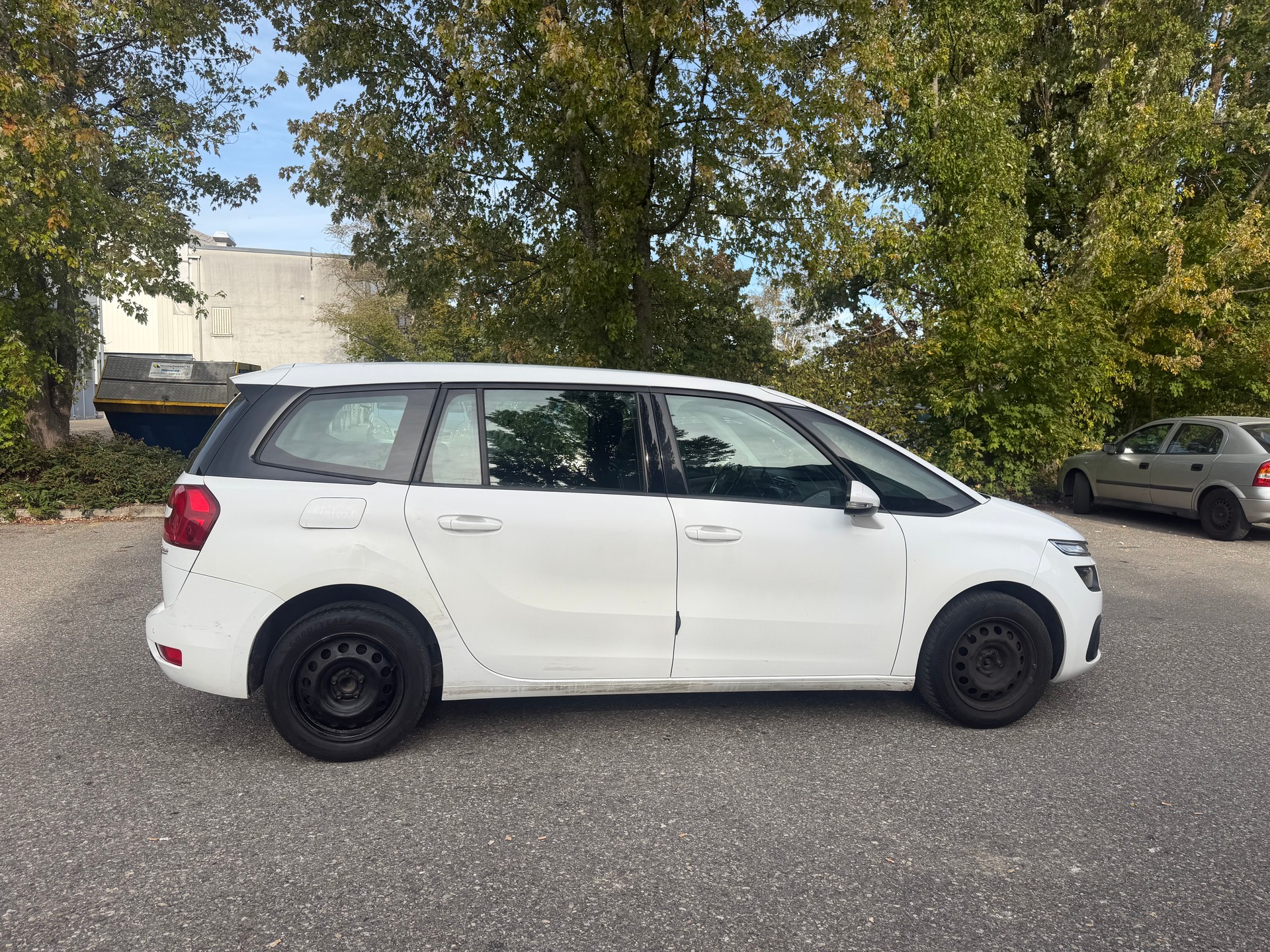 CITROEN Grand C4 Picasso 1.6 BlueHDi Séduction EAT6 * Teil-Leder * Navigation * Klima-auto * PDC H * Tempomat *-image-12