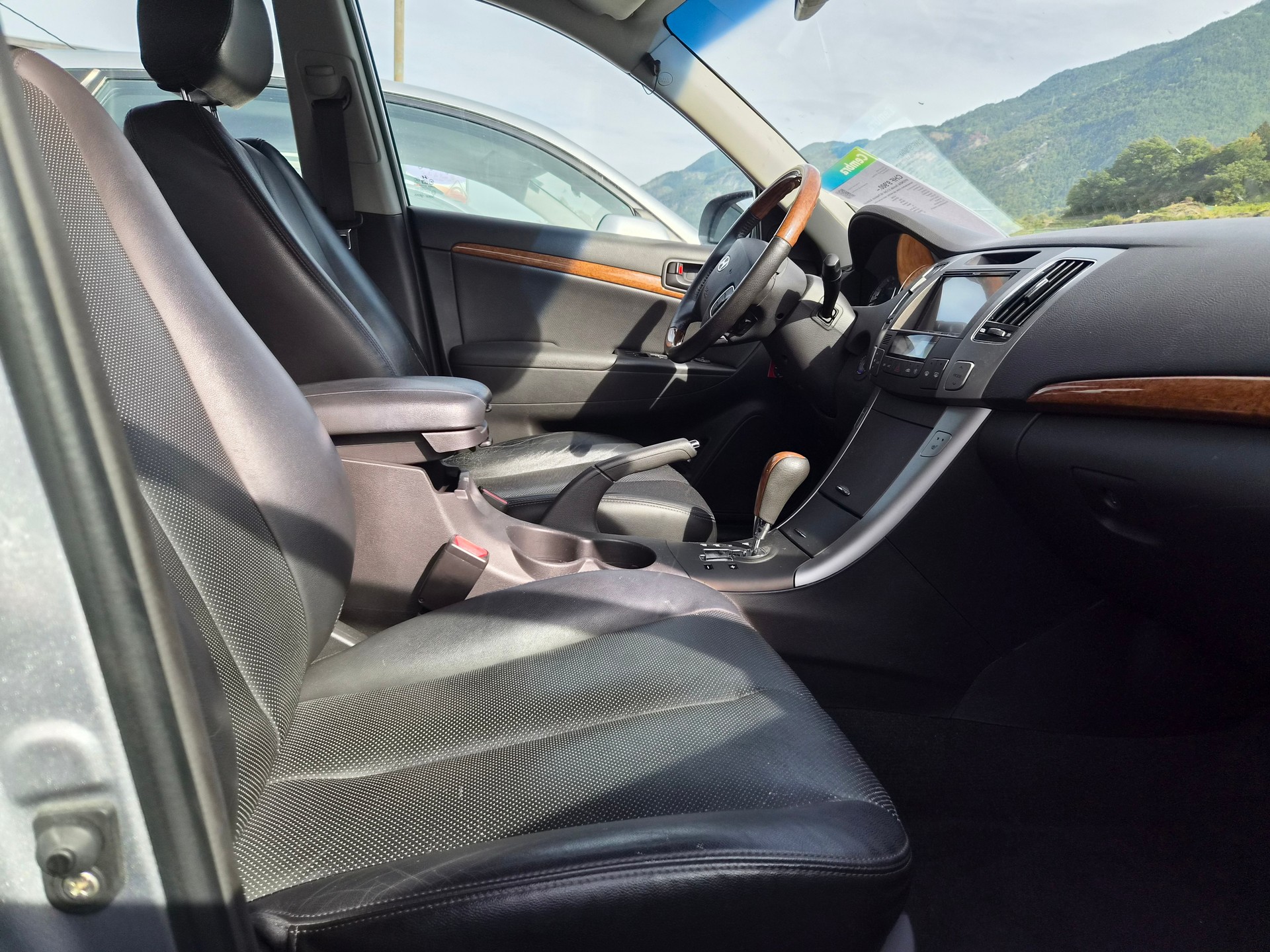 HYUNDAI Sonata 3.3 24V V6 Premium Automatic-image-9
