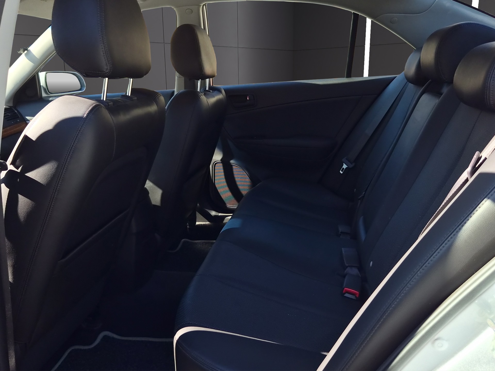 HYUNDAI Sonata 3.3 24V V6 Premium Automatic-image-8