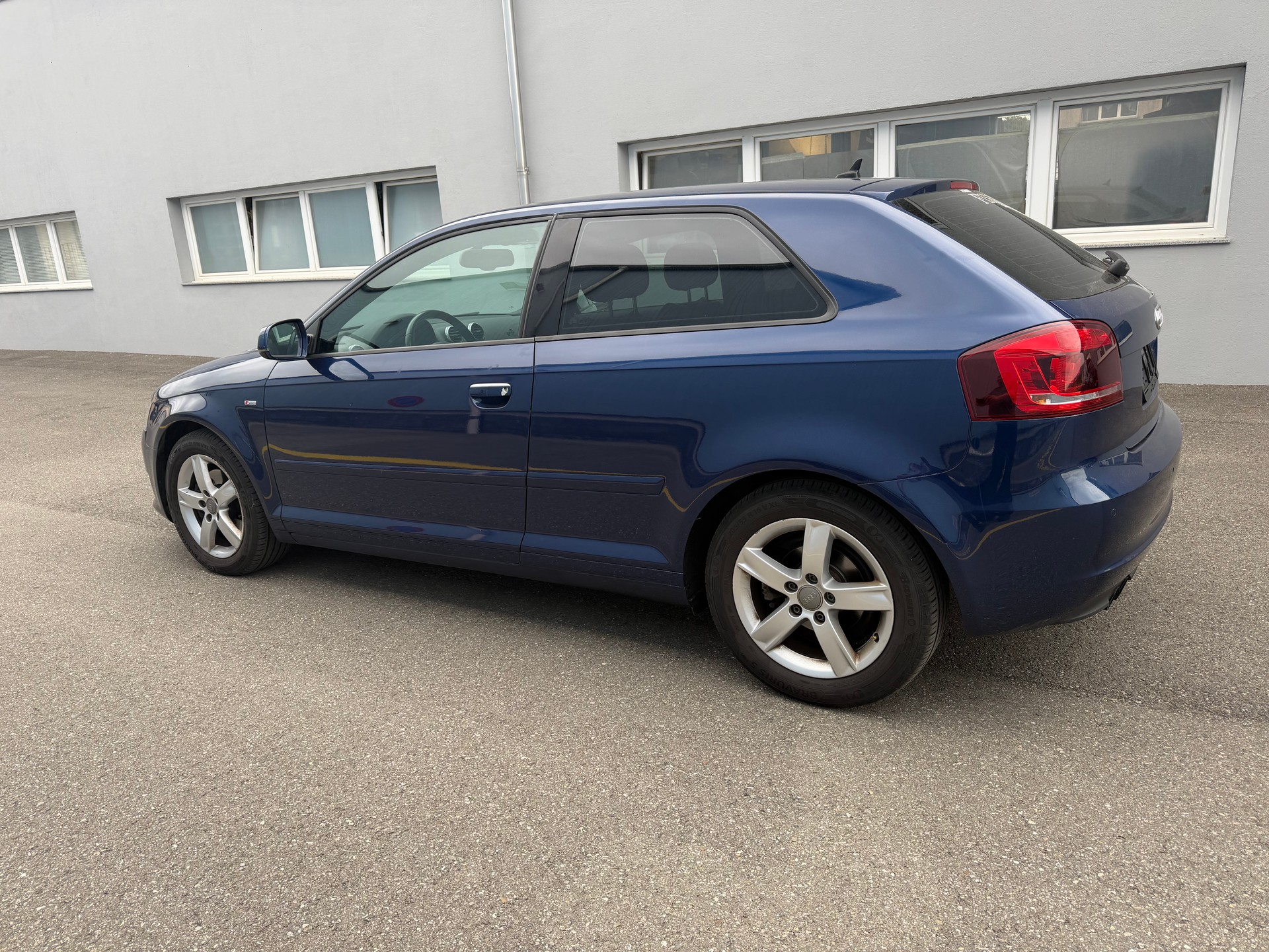 AUDI A3 1.4 TFSI Ambiente S-tronic-image-4