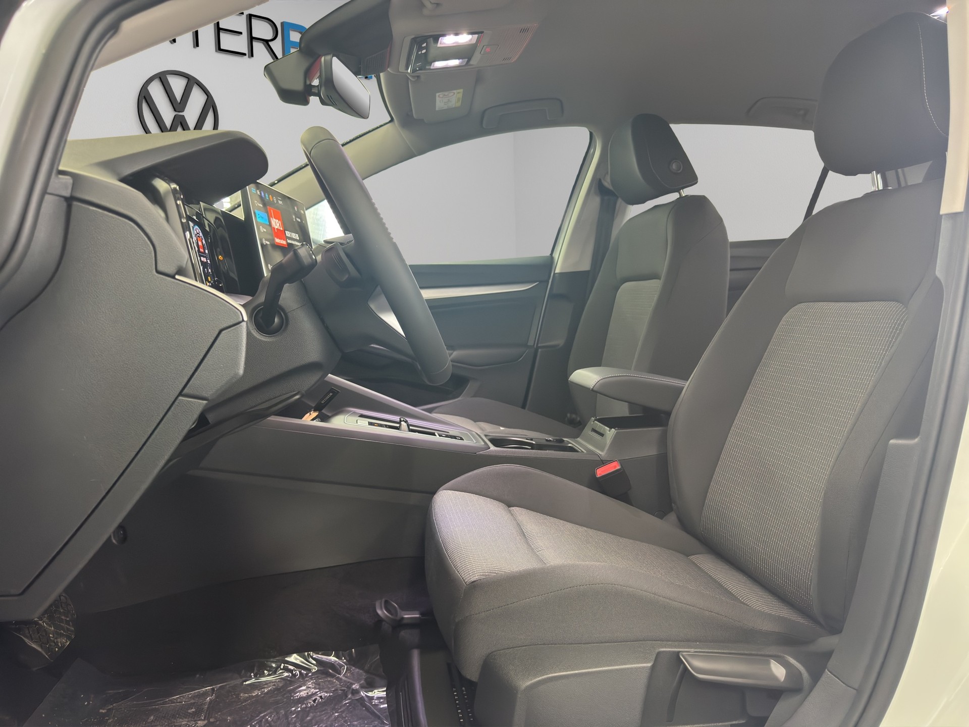 VW Golf 1.5 e TSI mHEV Value DSG-image-8