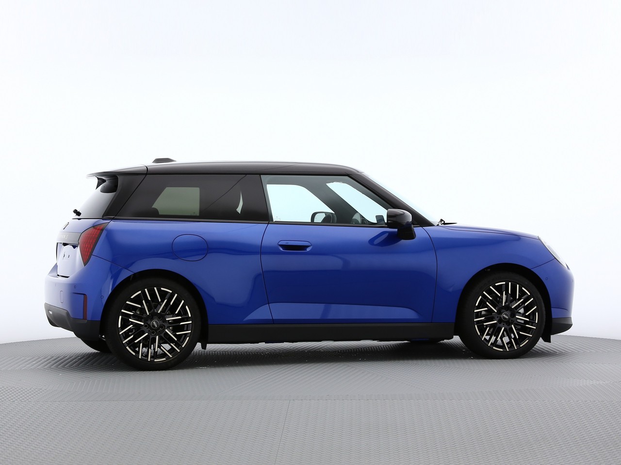 MINI Cooper SE-image-16