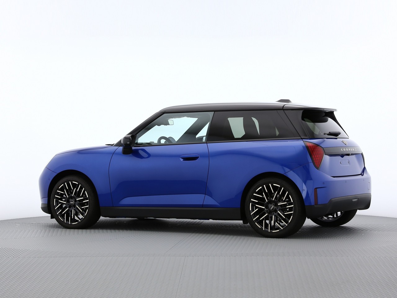 MINI Cooper SE-image-7