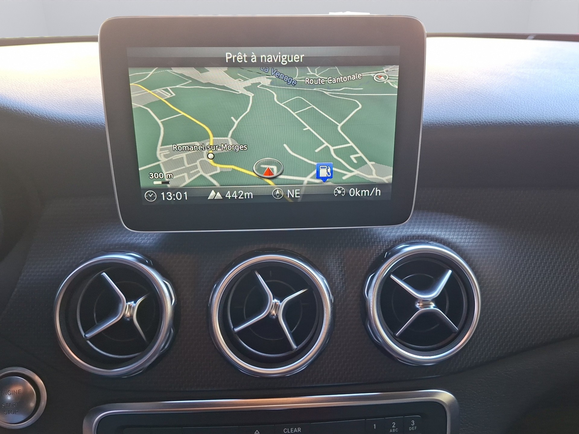 MERCEDES-BENZ GLA 220 Style 4Matic 7G-DCT-image-24