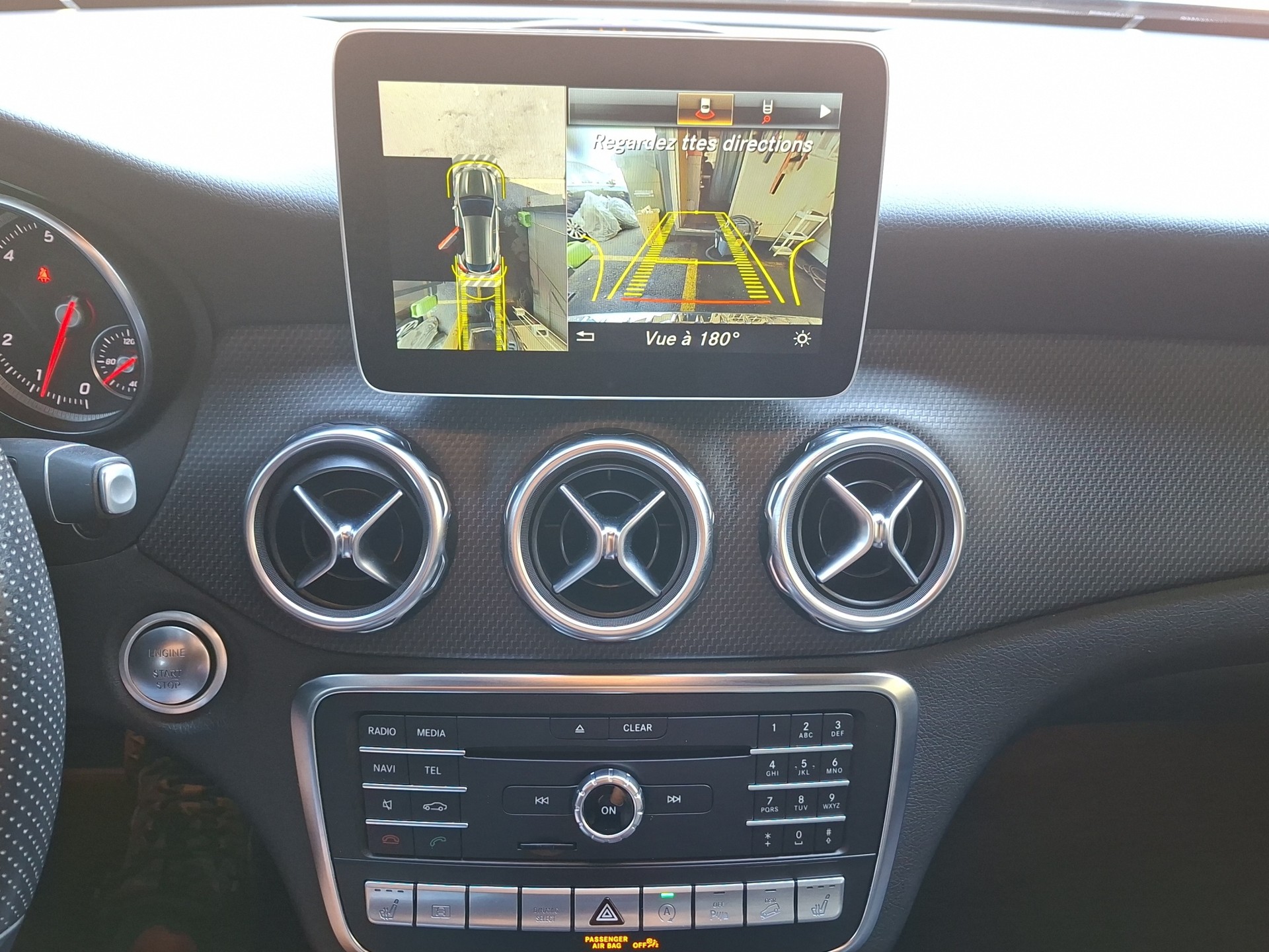 MERCEDES-BENZ GLA 220 Style 4Matic 7G-DCT-image-12