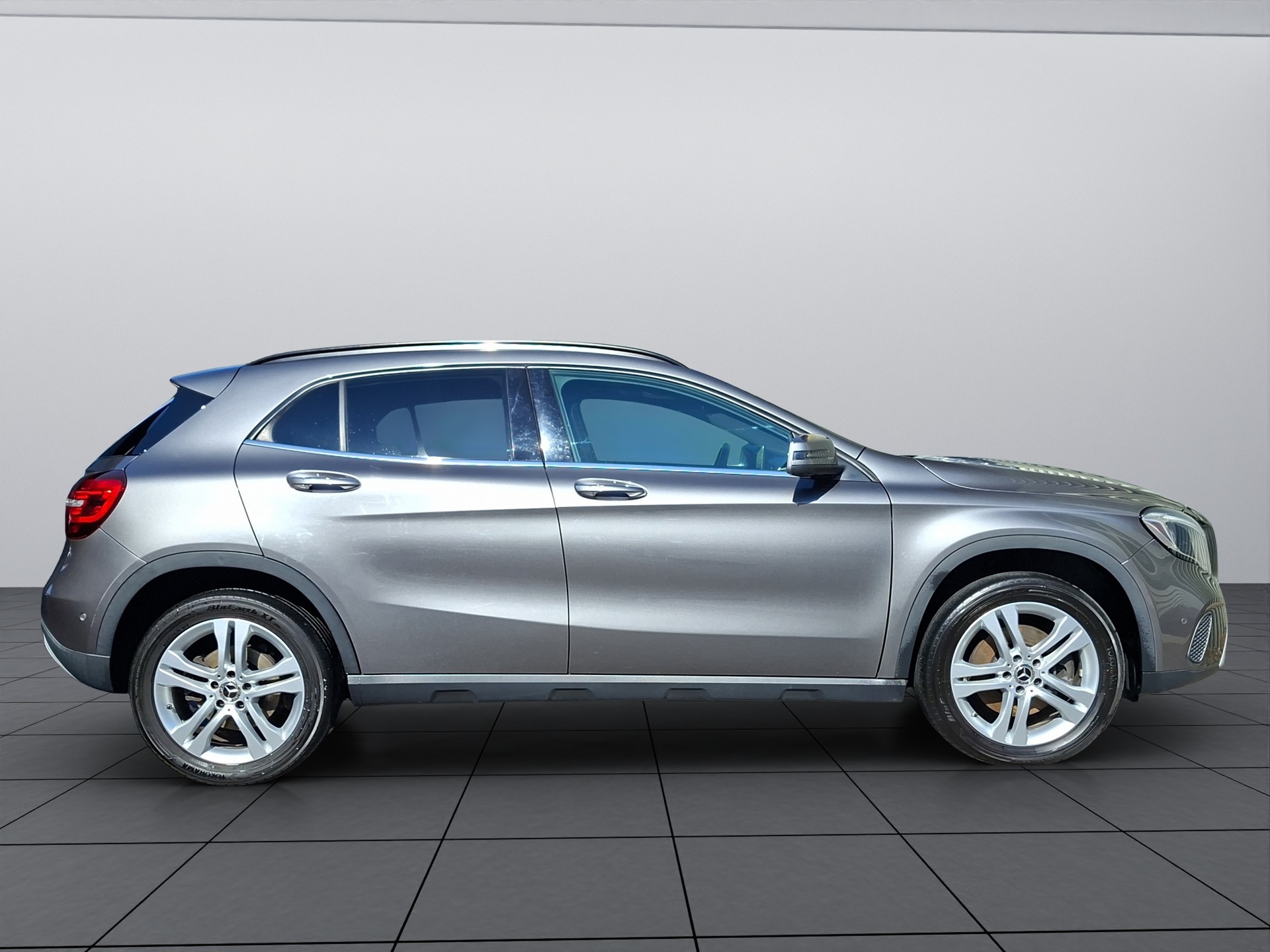 MERCEDES-BENZ GLA 220 Style 4Matic 7G-DCT-image-5