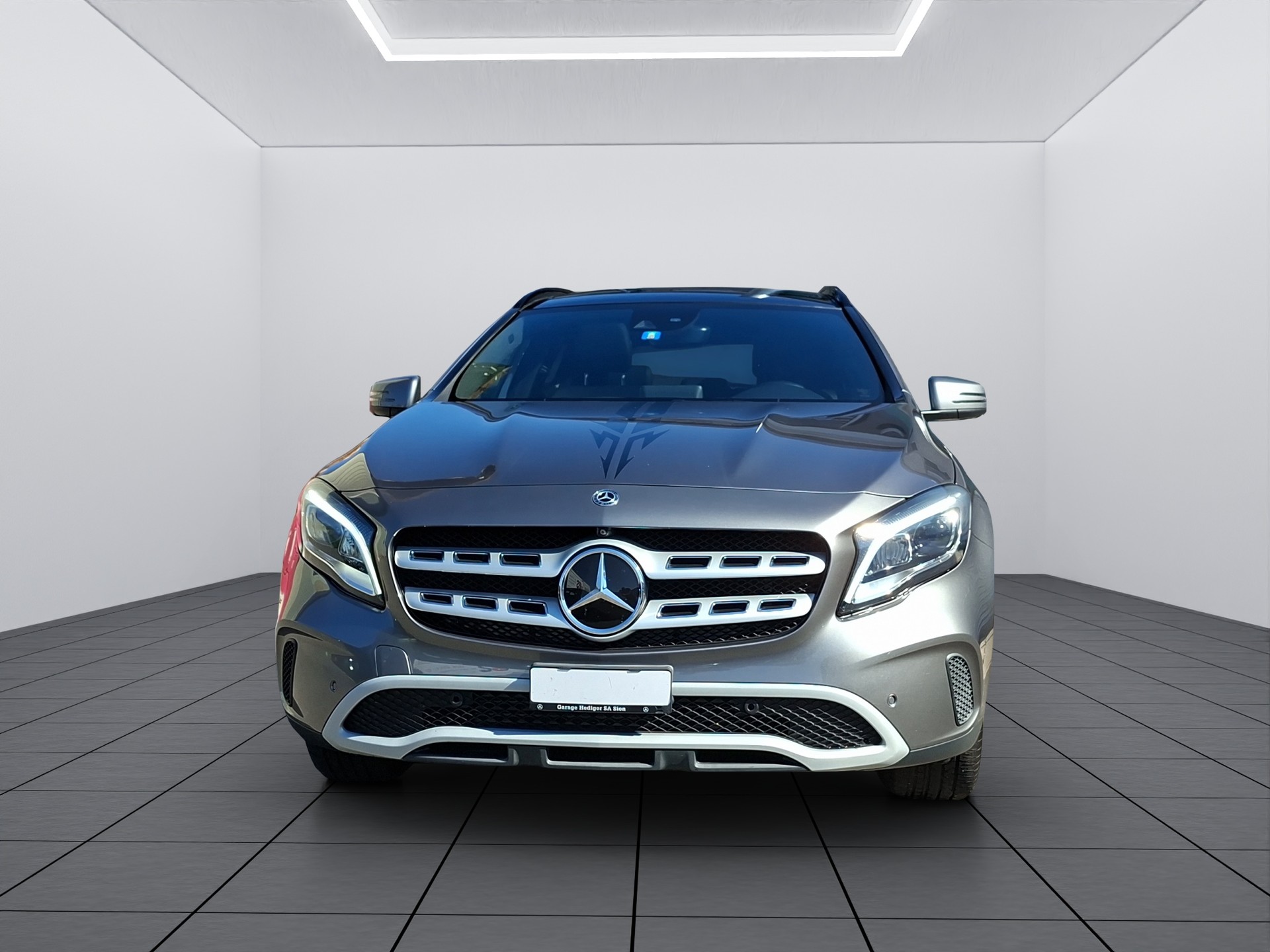 MERCEDES-BENZ GLA 220 Style 4Matic 7G-DCT-image-2