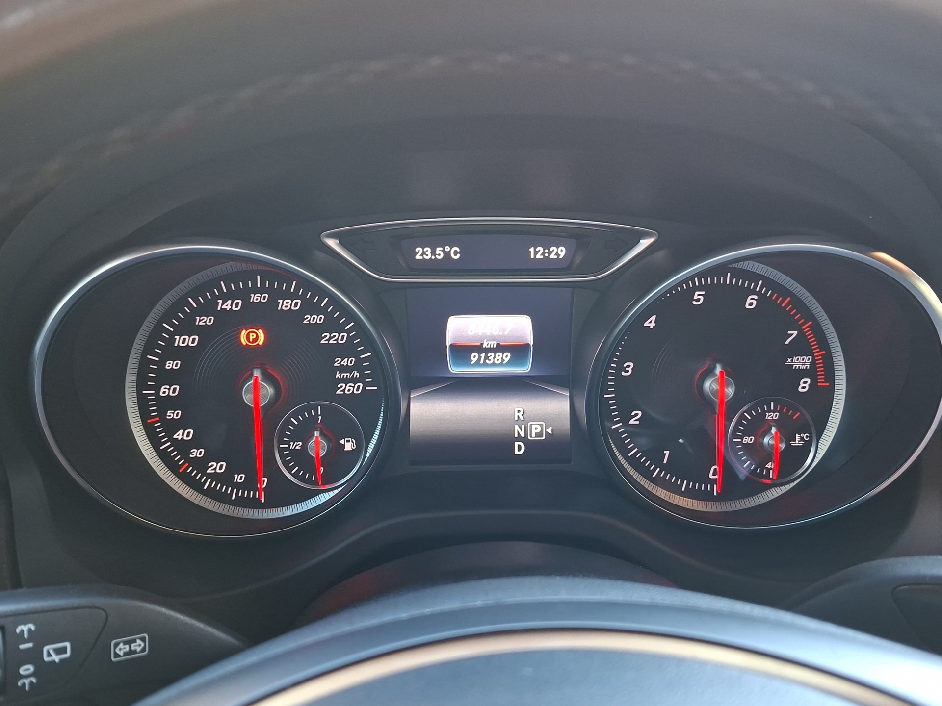 MERCEDES-BENZ GLA 220 Style 4Matic 7G-DCT-image-10