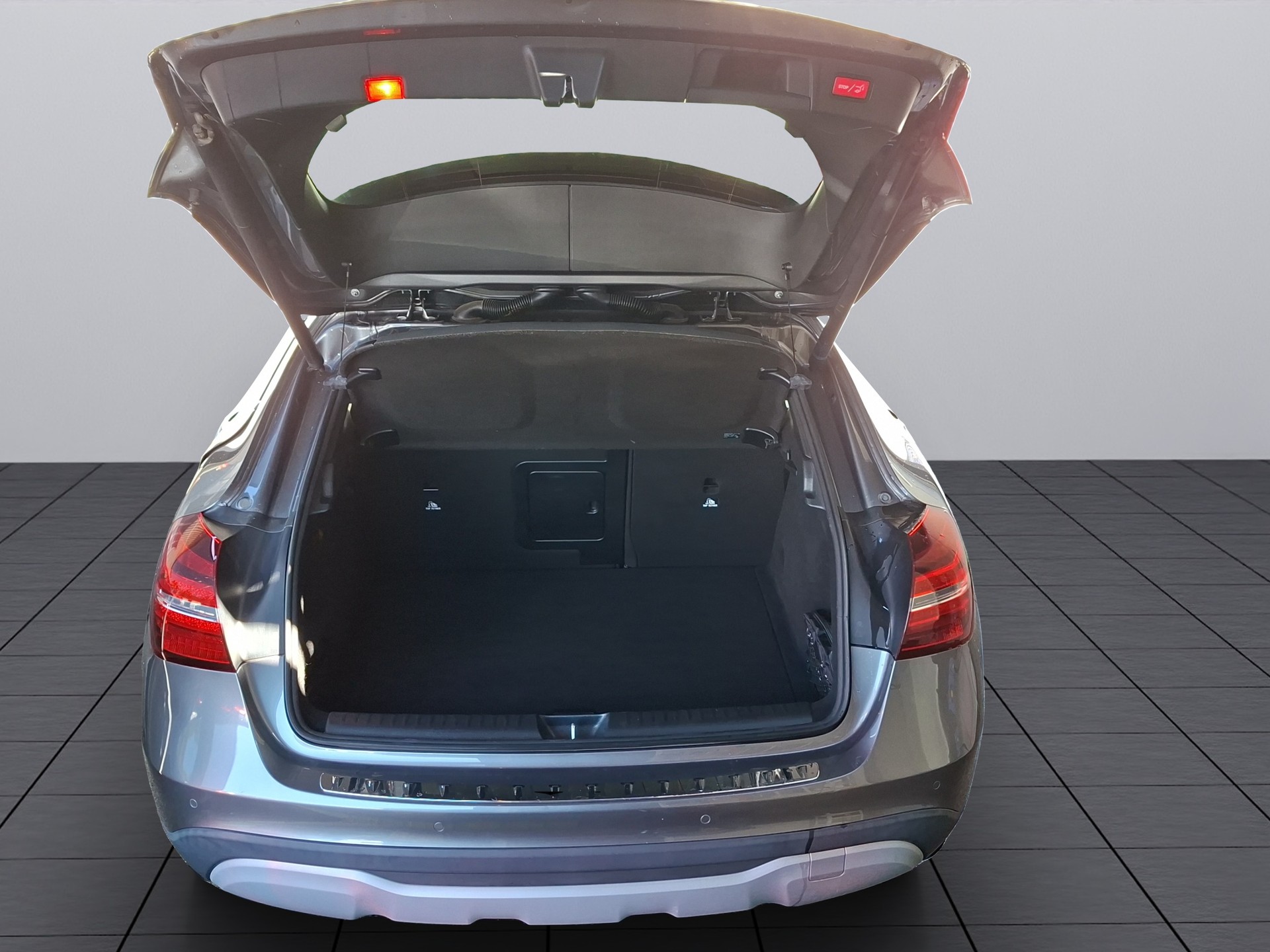 MERCEDES-BENZ GLA 220 Style 4Matic 7G-DCT-image-16