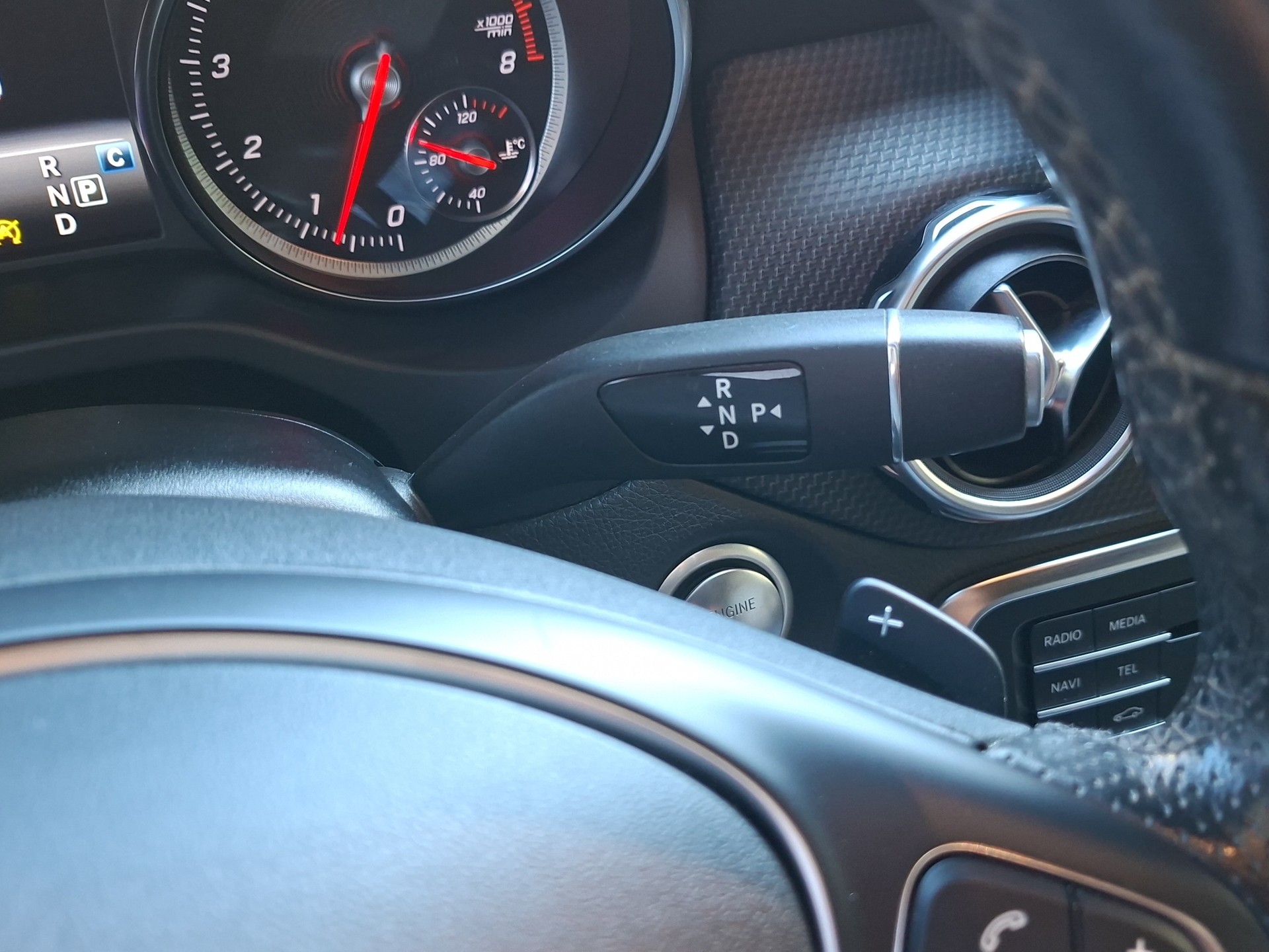 MERCEDES-BENZ GLA 220 Style 4Matic 7G-DCT-image-26