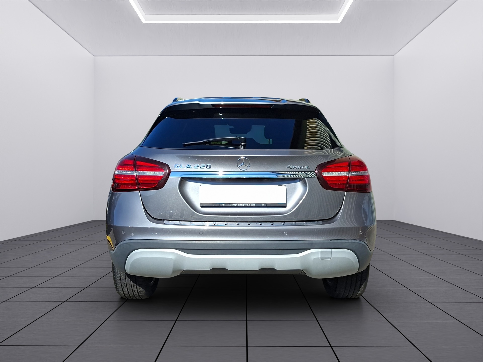MERCEDES-BENZ GLA 220 Style 4Matic 7G-DCT-image-3