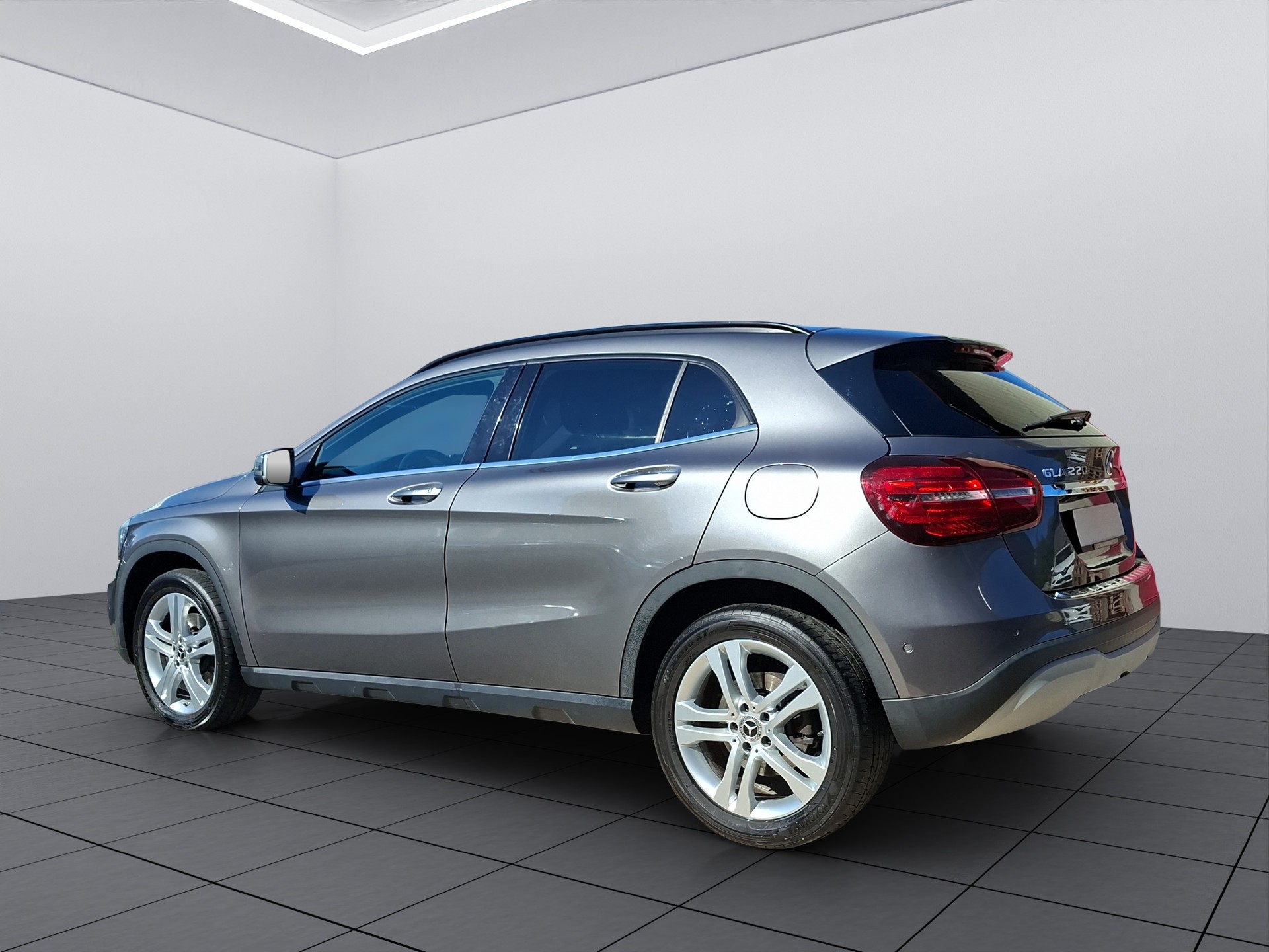 MERCEDES-BENZ GLA 220 Style 4Matic 7G-DCT-image-7