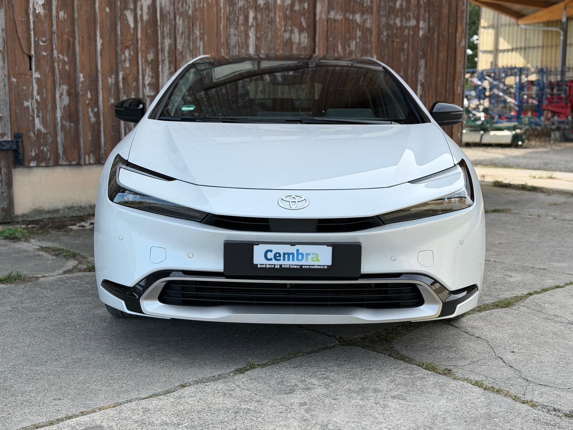 TOYOTA Prius 2.0 Plug-In-Hybrid Style-image-5