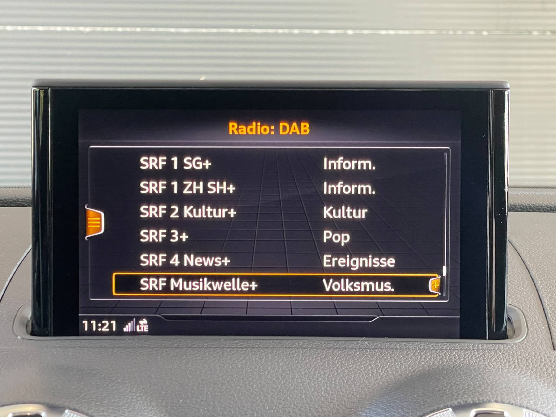 AUDI A3 Limousine 2.0 T FSI Sport quattro S-Tronic-image-12