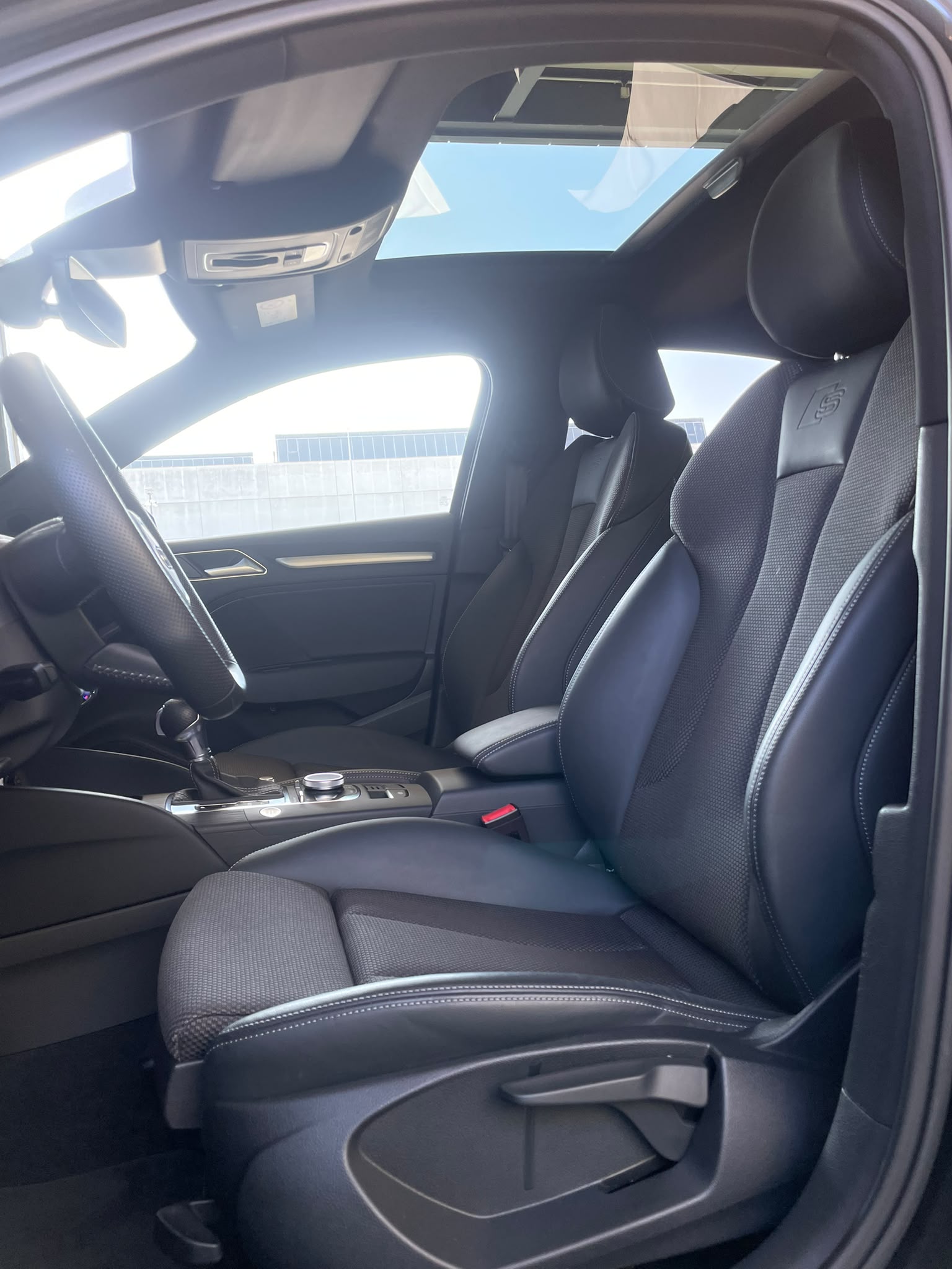 AUDI A3 Limousine 2.0 T FSI Sport quattro S-Tronic-image-5