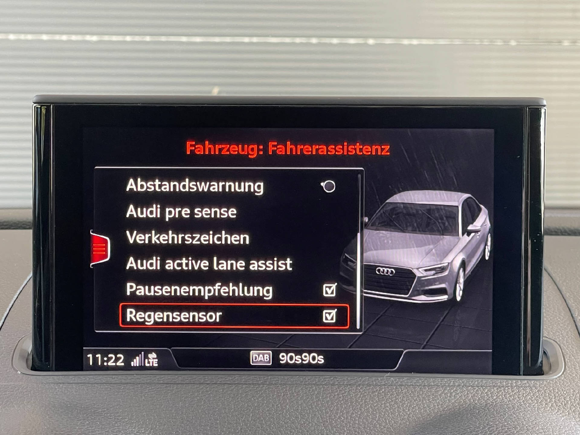 AUDI A3 Limousine 2.0 T FSI Sport quattro S-Tronic-image-15