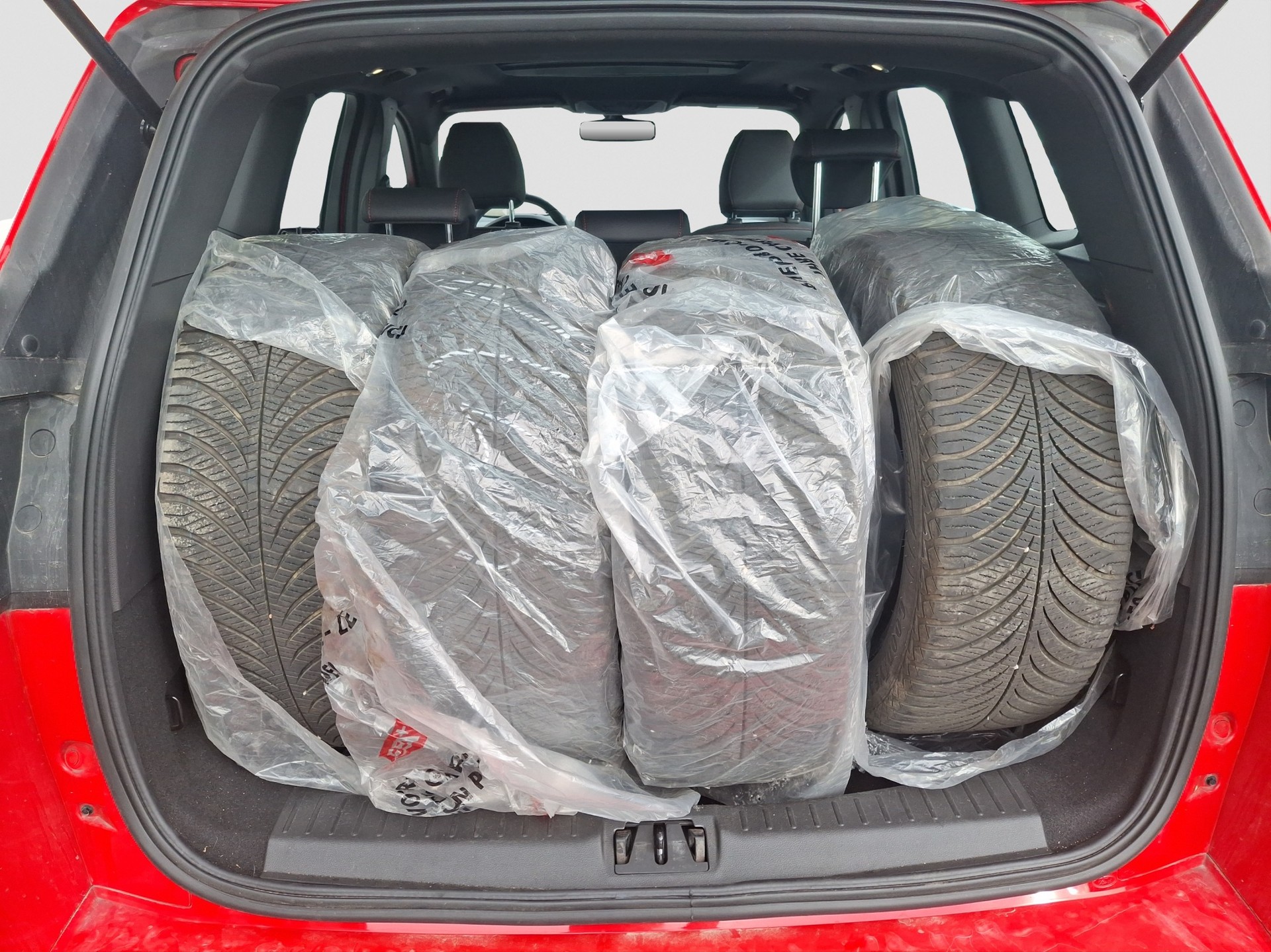FORD Kuga 2.0 TDCi Vignale 4WD-image-3