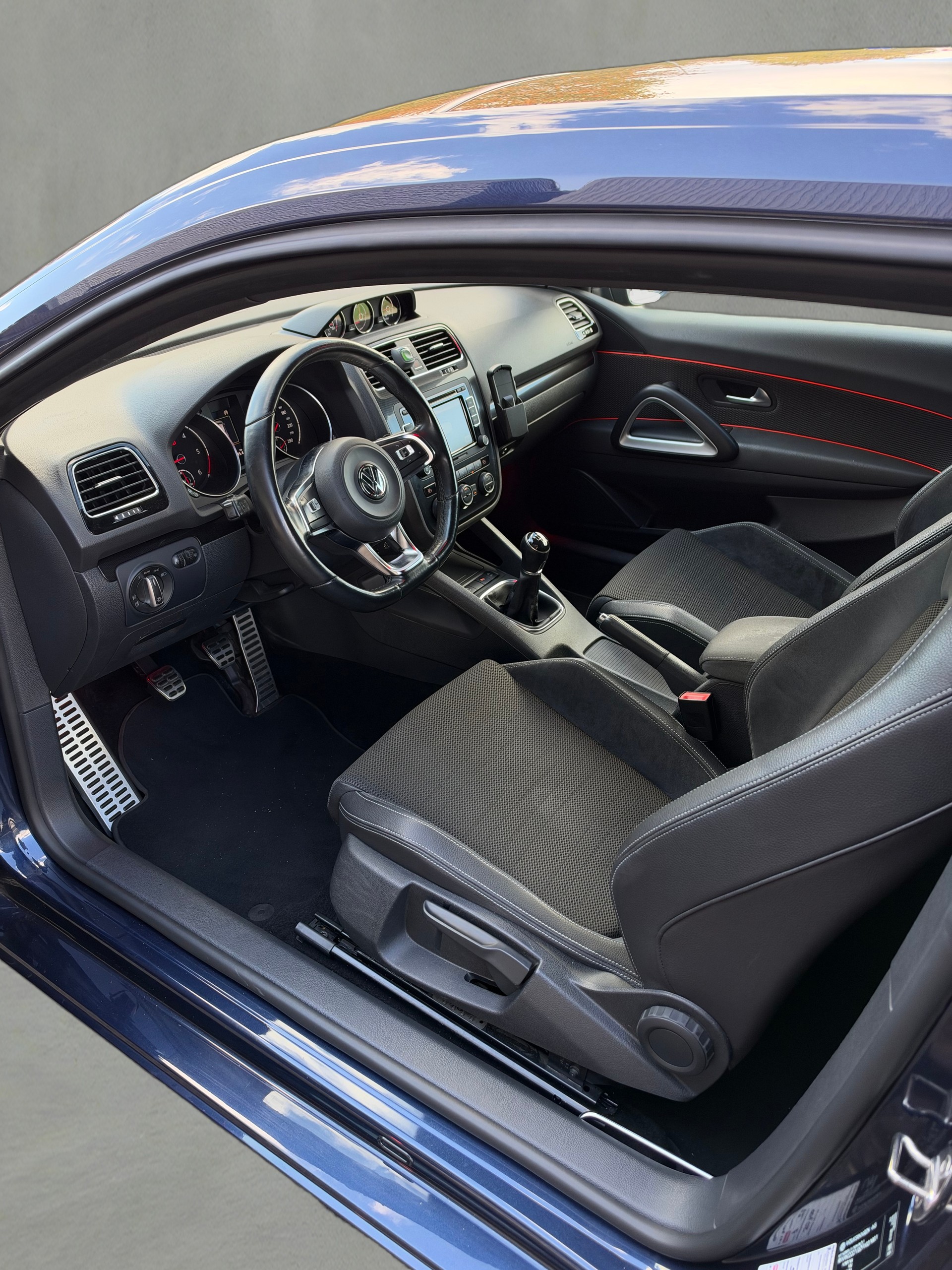 VW Scirocco 2.0 TDI-image-8