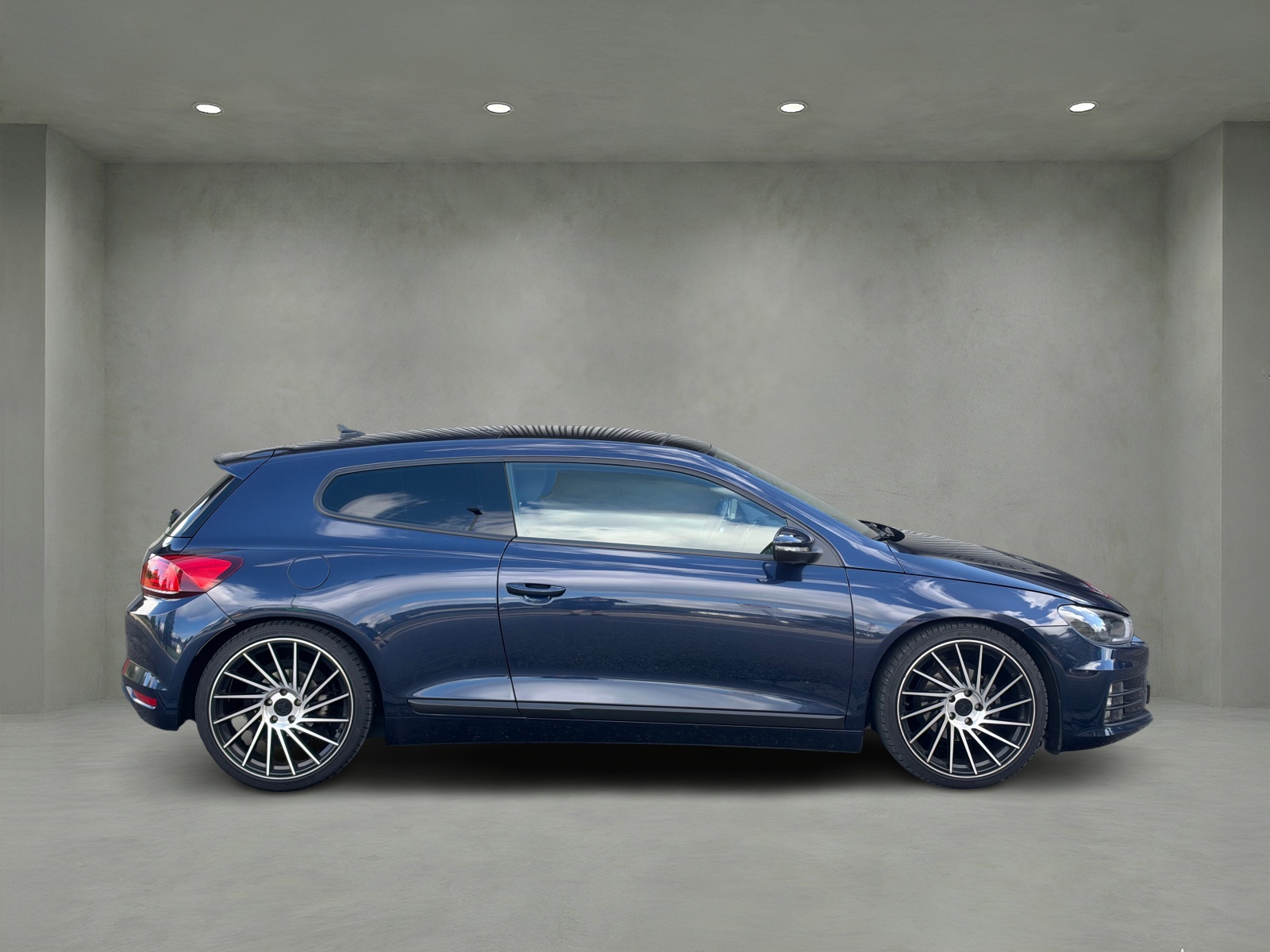 VW Scirocco 2.0 TDI-image-5