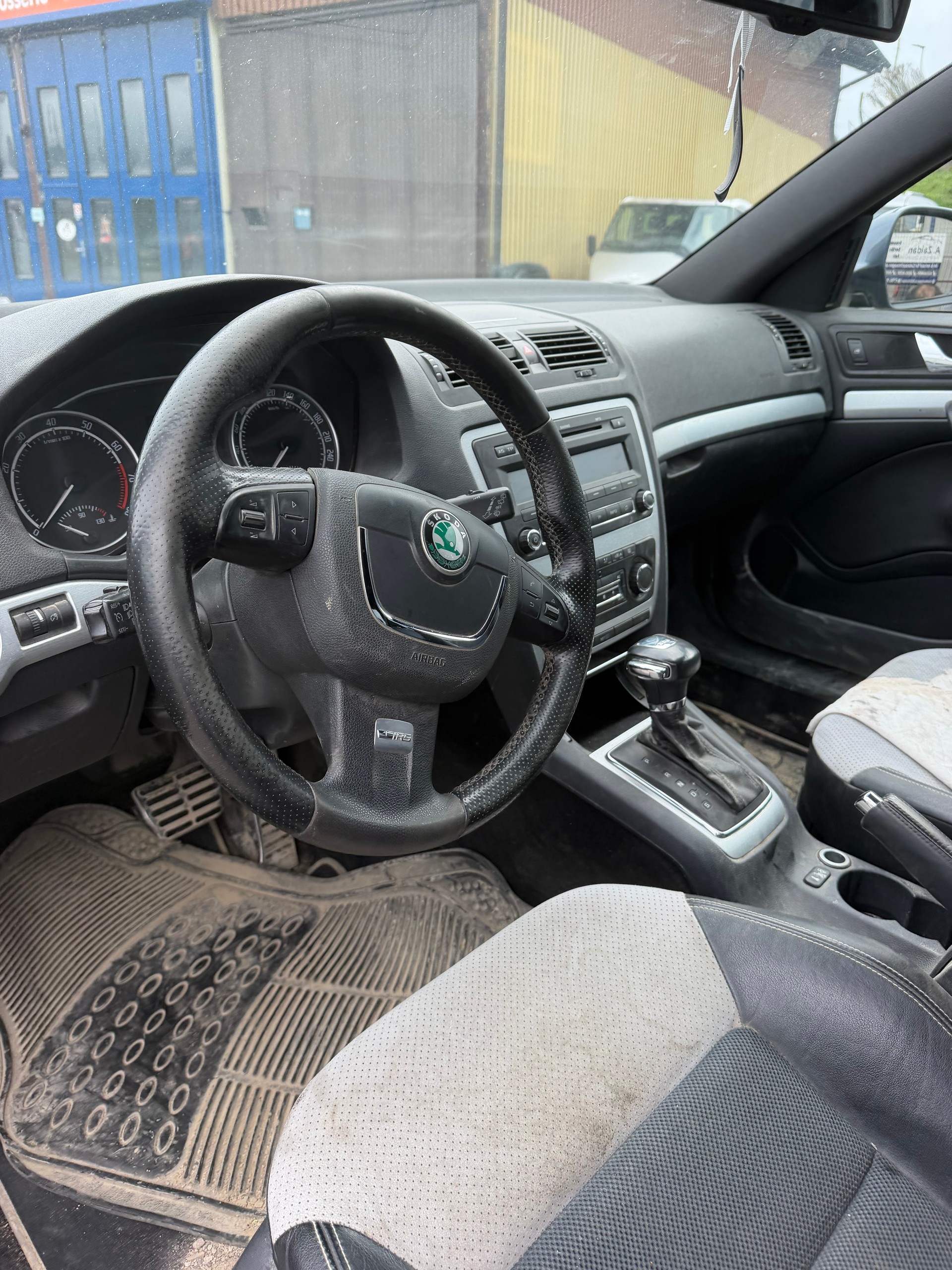SKODA Octavia Combi 2.0 TSI RS DSG-image-6