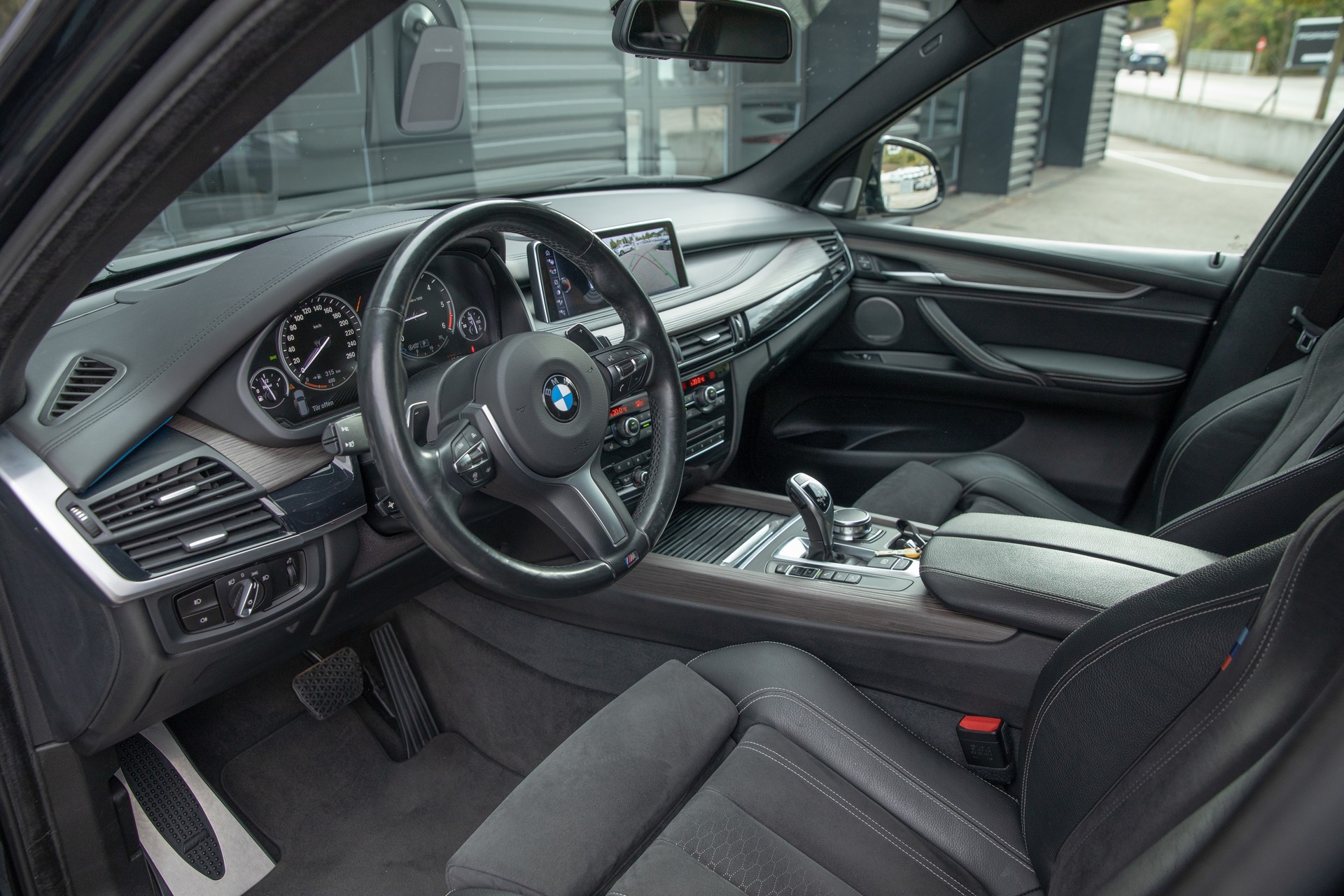 BMW X5 xDrive 40d Steptronic-image-6