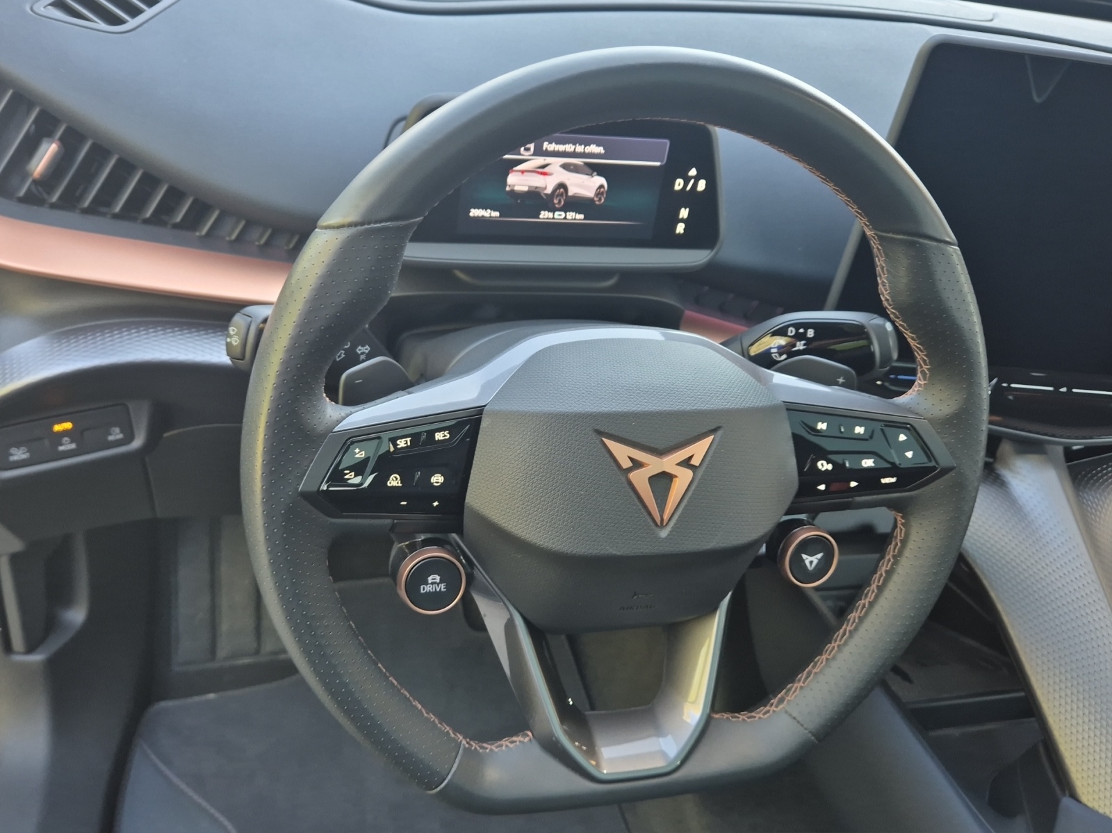 CUPRA Tavascan Type 9 77 kWh VZ Adrenaline*Head up Display*360°Kamera*Panoramadach*-image-10