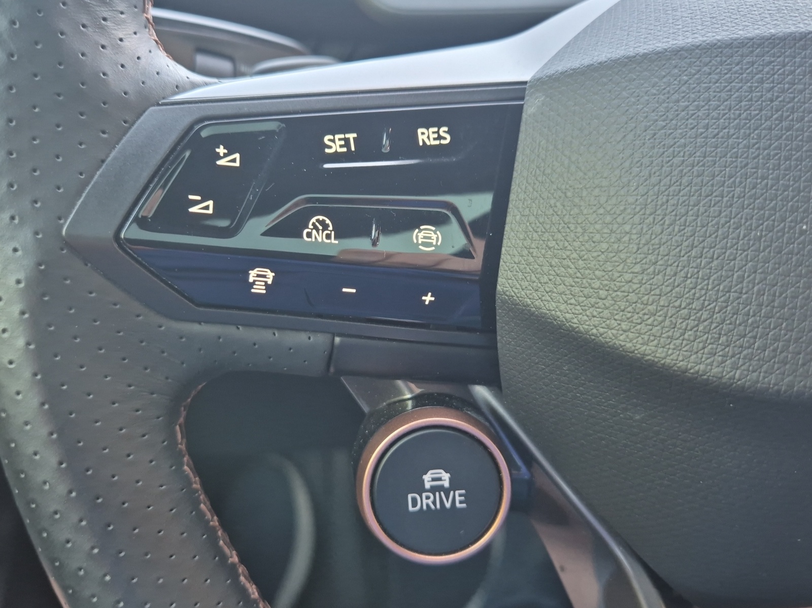 CUPRA Tavascan Type 9 77 kWh VZ Adrenaline*Head up Display*360°Kamera*Panoramadach*-image-25