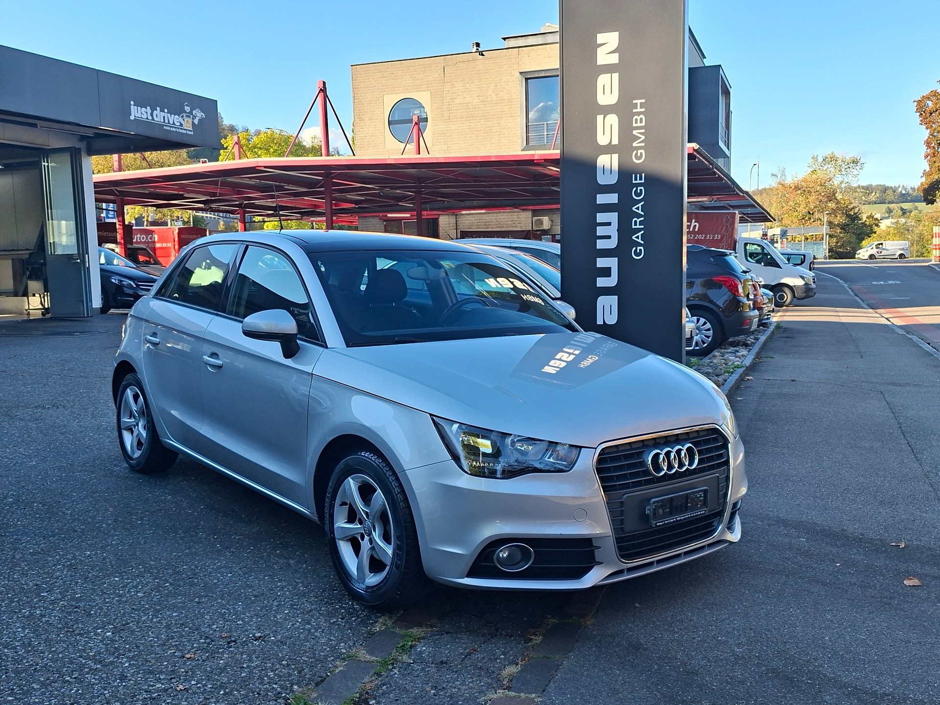 AUDI A1 Sportback 1.6 TDI Attraction DSG-image-1