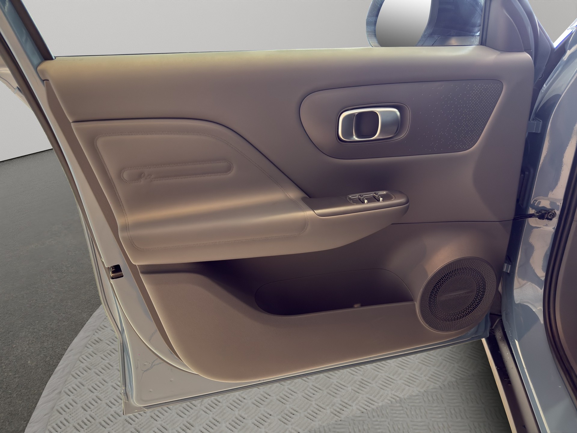 LEAPMOTOR B10 1.5 Hybrid EV-image-15