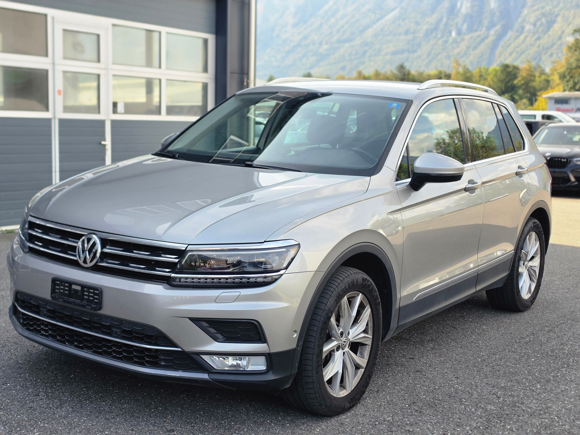 VW Tiguan 2.0TSI R-Line 4Motion DSG-image-2