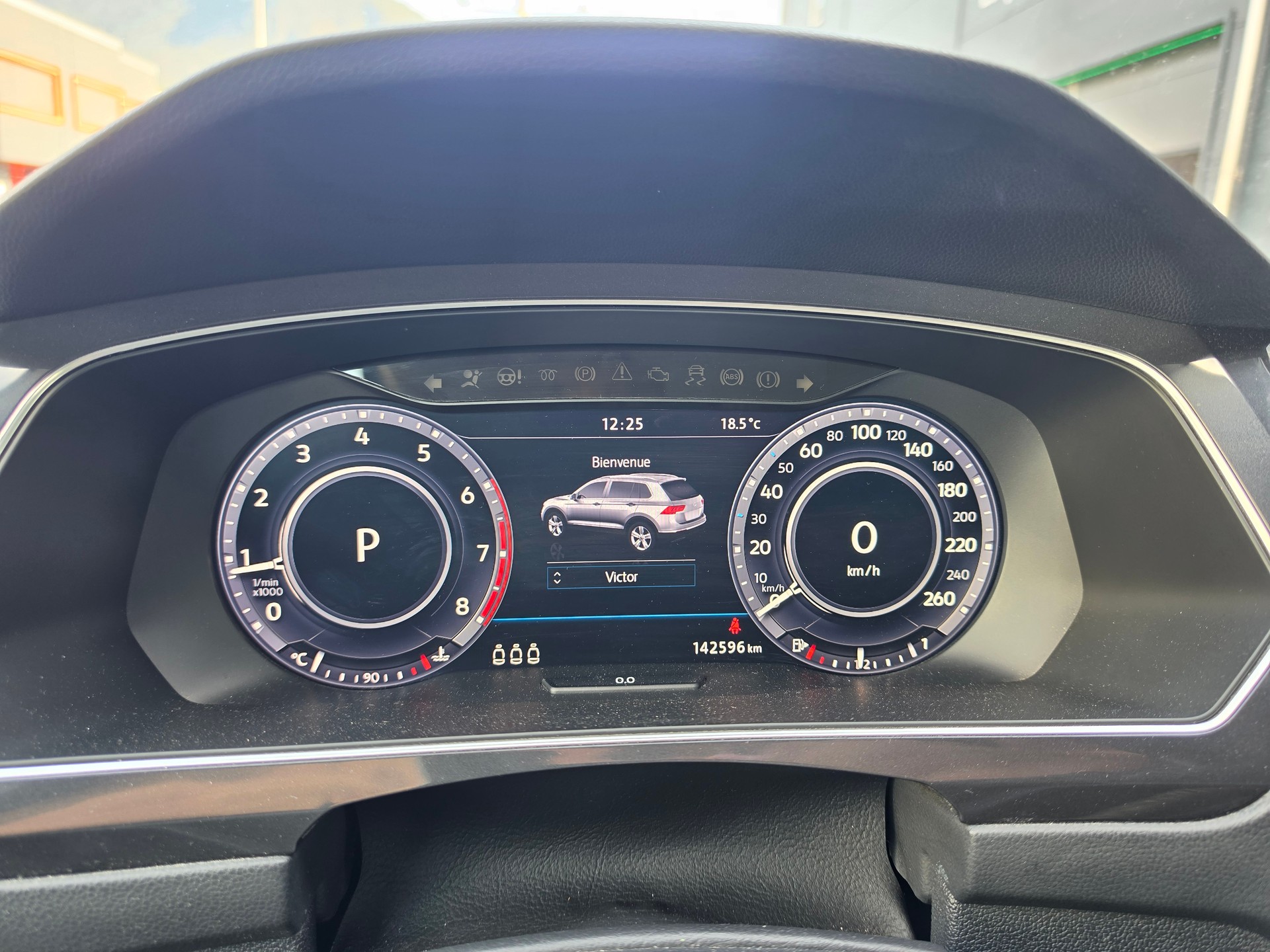 VW Tiguan 2.0TSI R-Line 4Motion DSG-image-10