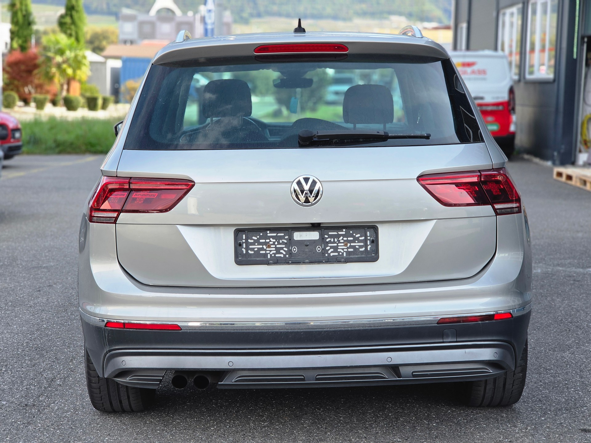 VW Tiguan 2.0TSI R-Line 4Motion DSG-image-3