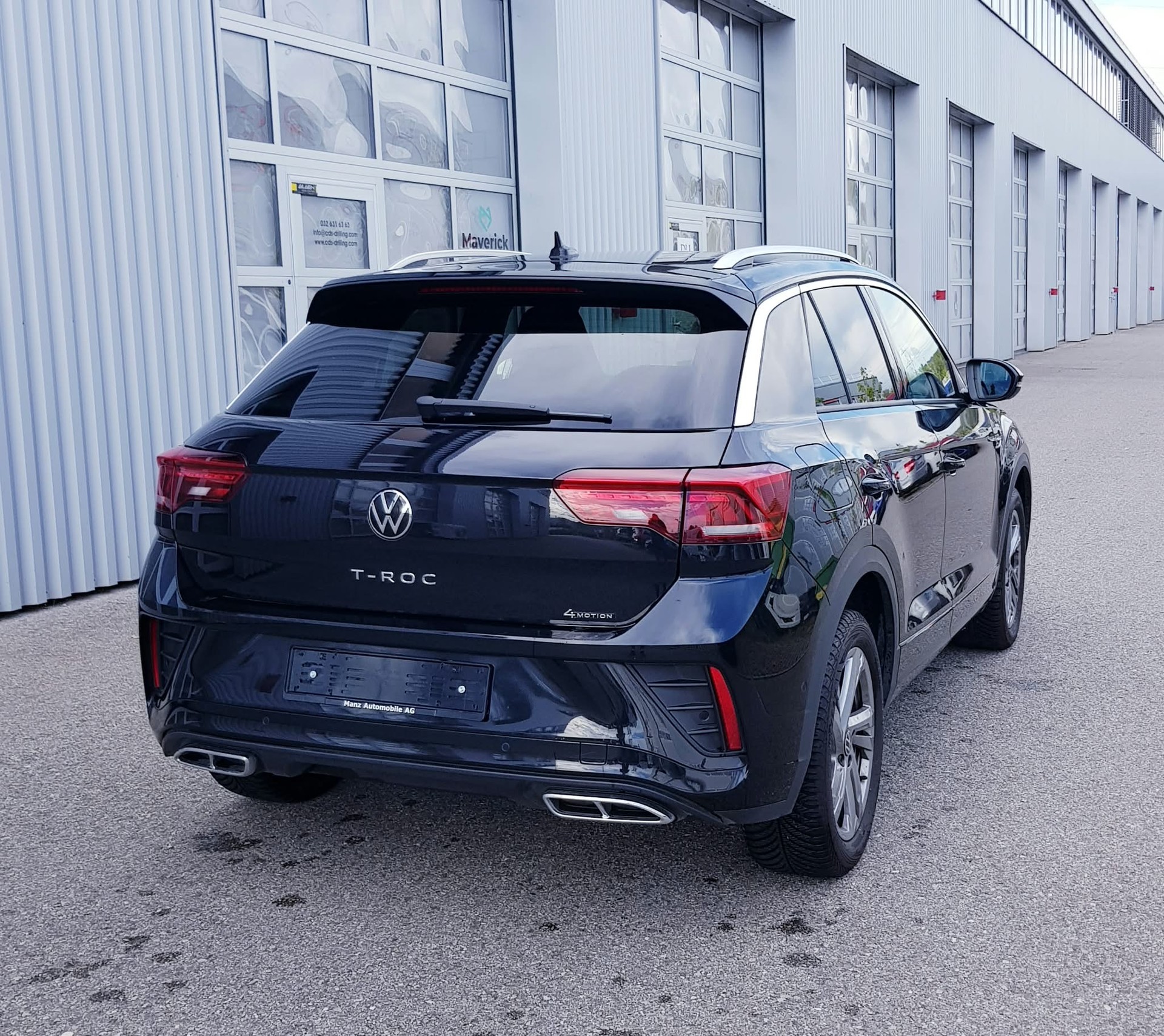 VW T-Roc 2.0 TSI R-Line DSG 4Motion-image-3