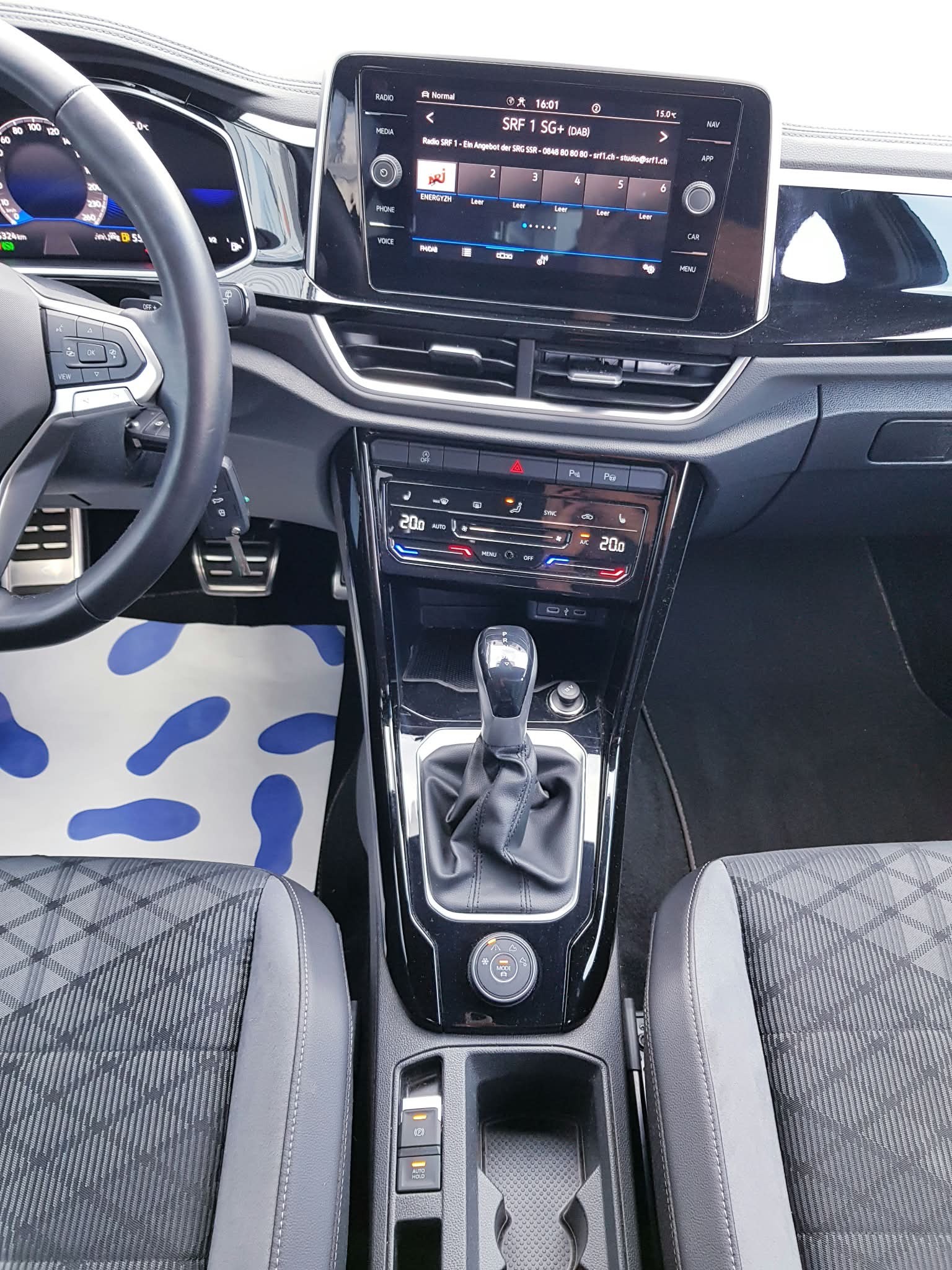 VW T-Roc 2.0 TSI R-Line DSG 4Motion-image-8
