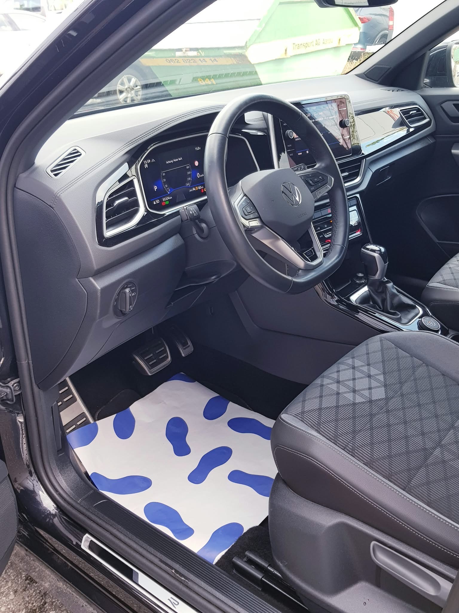VW T-Roc 2.0 TSI R-Line DSG 4Motion-image-6