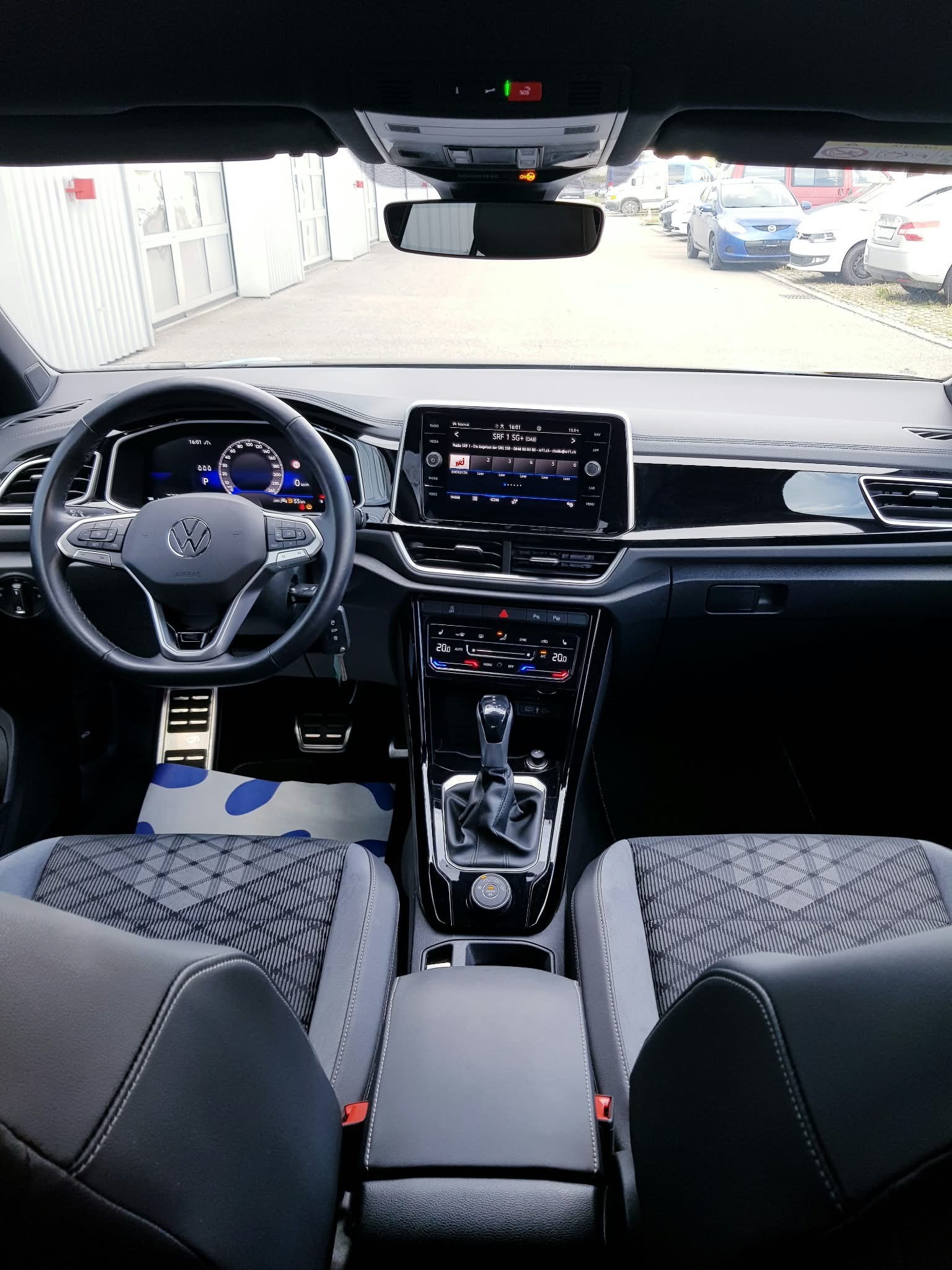 VW T-Roc 2.0 TSI R-Line DSG 4Motion-image-7