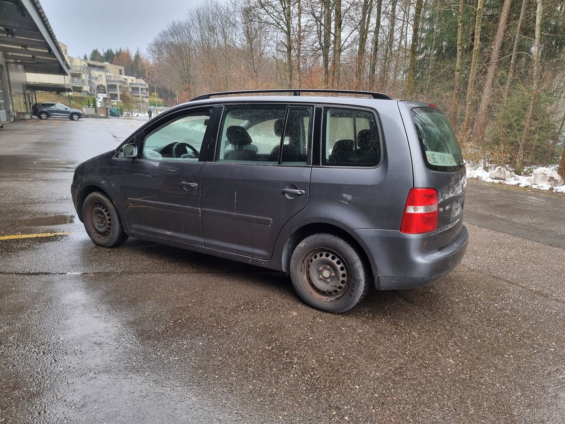 VW Touran 1.6 FSI-image-3