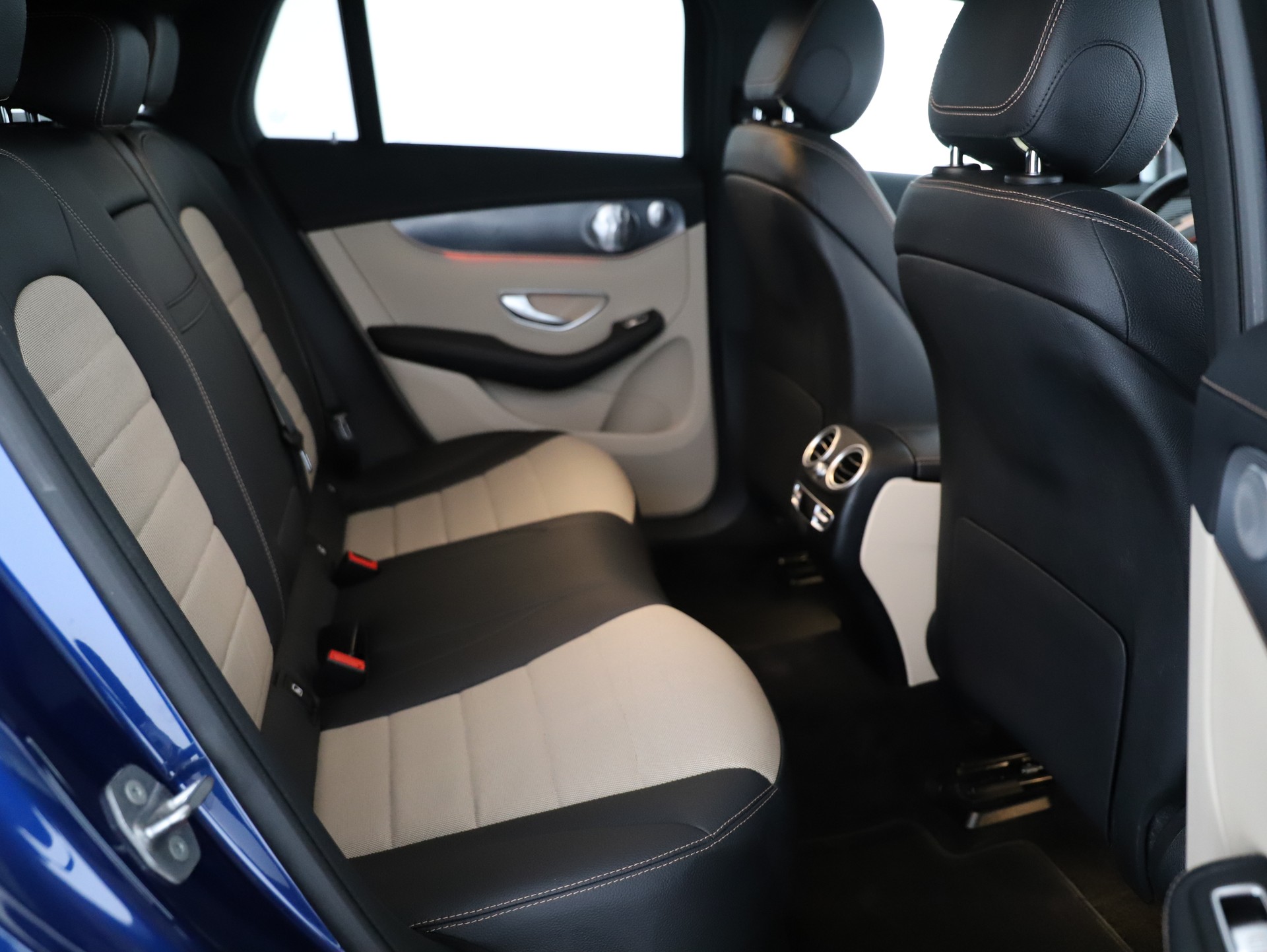MERCEDES-BENZ EQC 400 4Matic-image-11