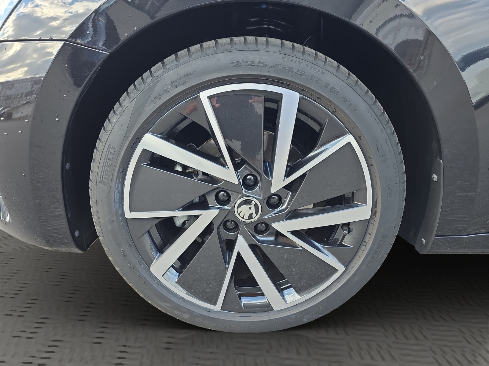 SKODA Octavia Combi 2.0 TDI DSG Selection-image-6