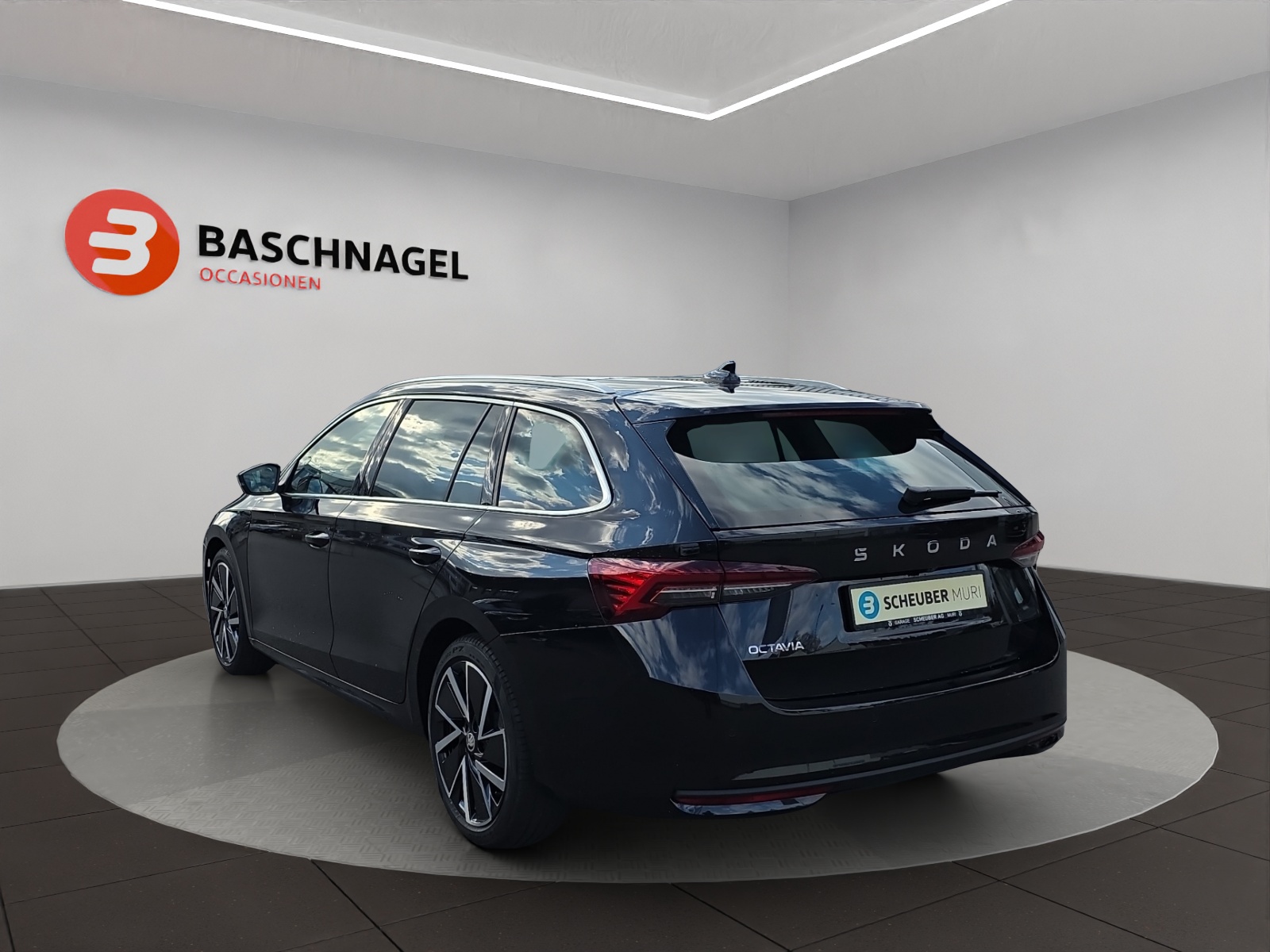 SKODA Octavia Combi 2.0 TDI DSG Selection-image-1