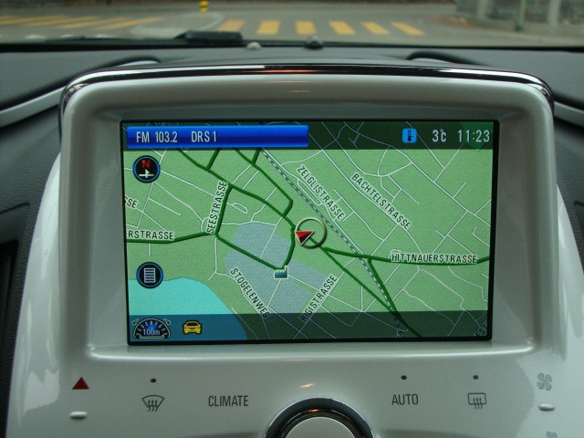 CHEVROLET Volt E-image-8