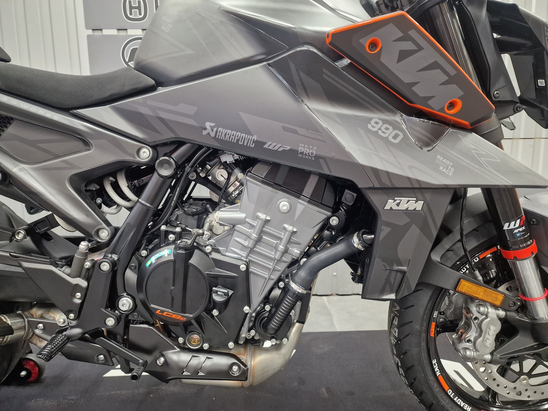 KTM 990 Duke-image-6
