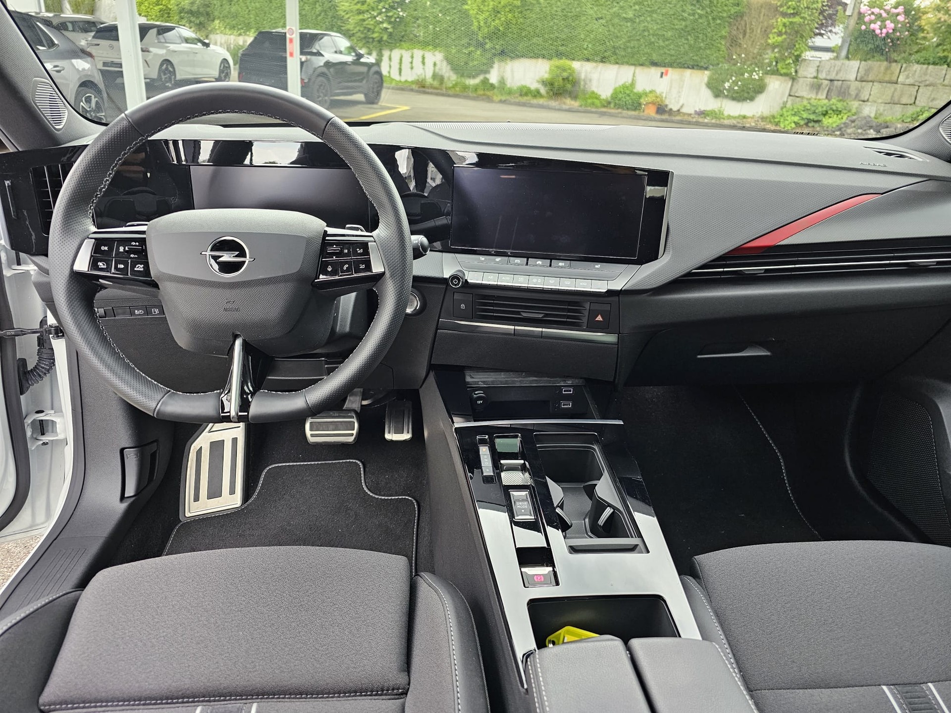 OPEL Astra 1.6 PHEV 180 GS Plus-image-10