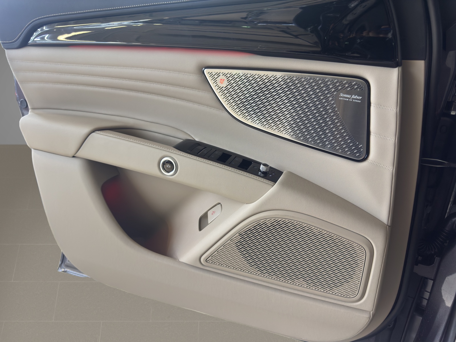 MASERATI Grecale 2.0 MHEV Modena Hybrid Automatica-image-19