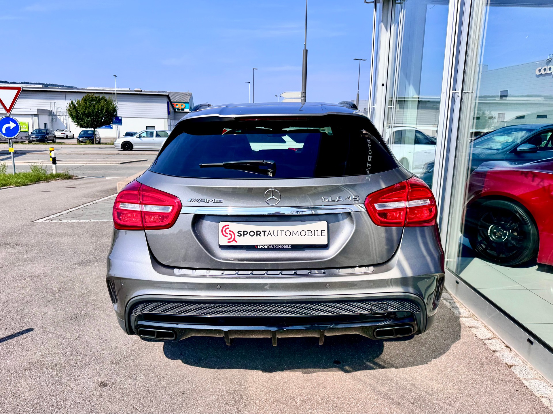 MERCEDES-BENZ GLA 45 AMG 4Matic 7G-DCT-image-5
