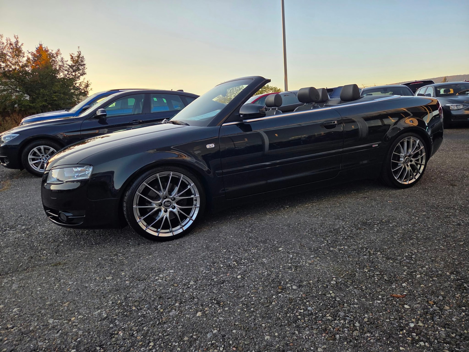 AUDI A4 Cabriolet 1.8 Turbo S-Line Innen & Aussen-image-4